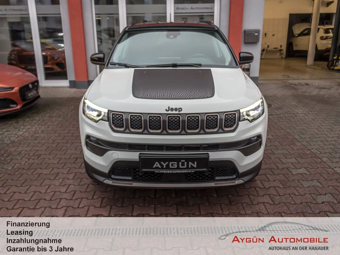 Jeep Compass COMPASS 1.3l PHEV 177kW Upland SONDERZINS 4,99%! Blanc - 2