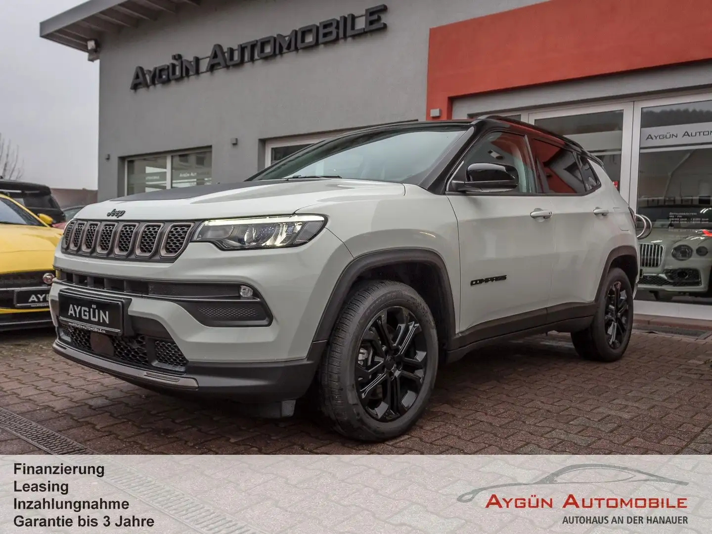 Jeep Compass COMPASS 1.3l PHEV 177kW Upland SONDERZINS 4,99%! Blanc - 1