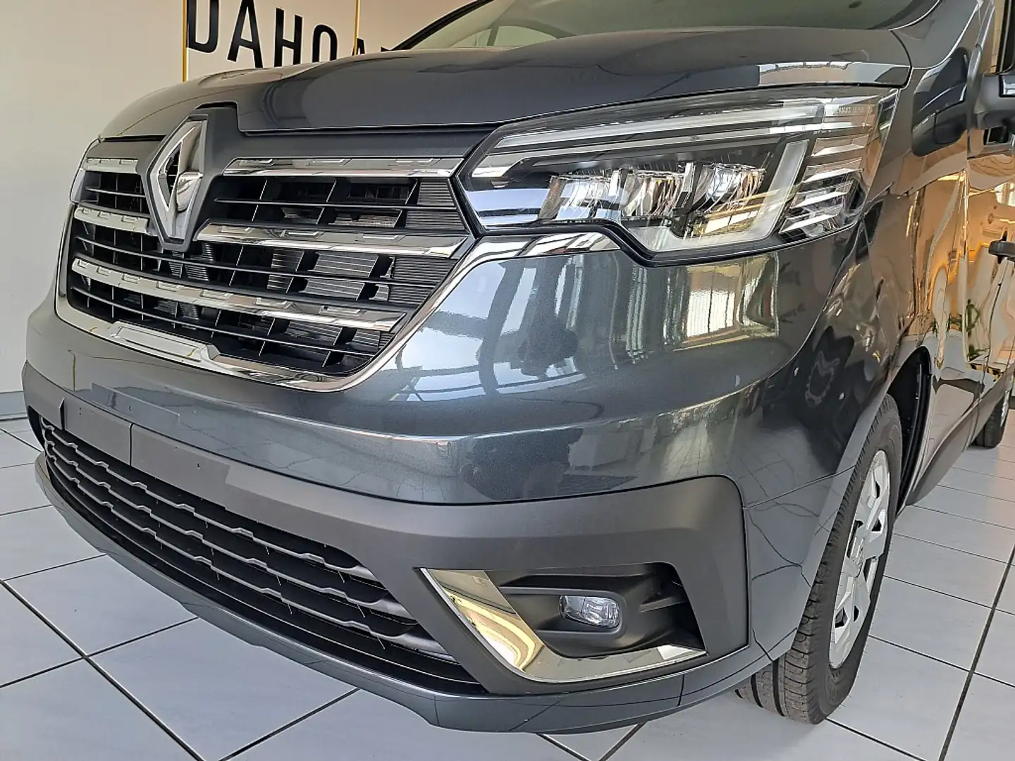 Renault Trafic Passenger Techno Blue dCi 150 EDC Grau - 2