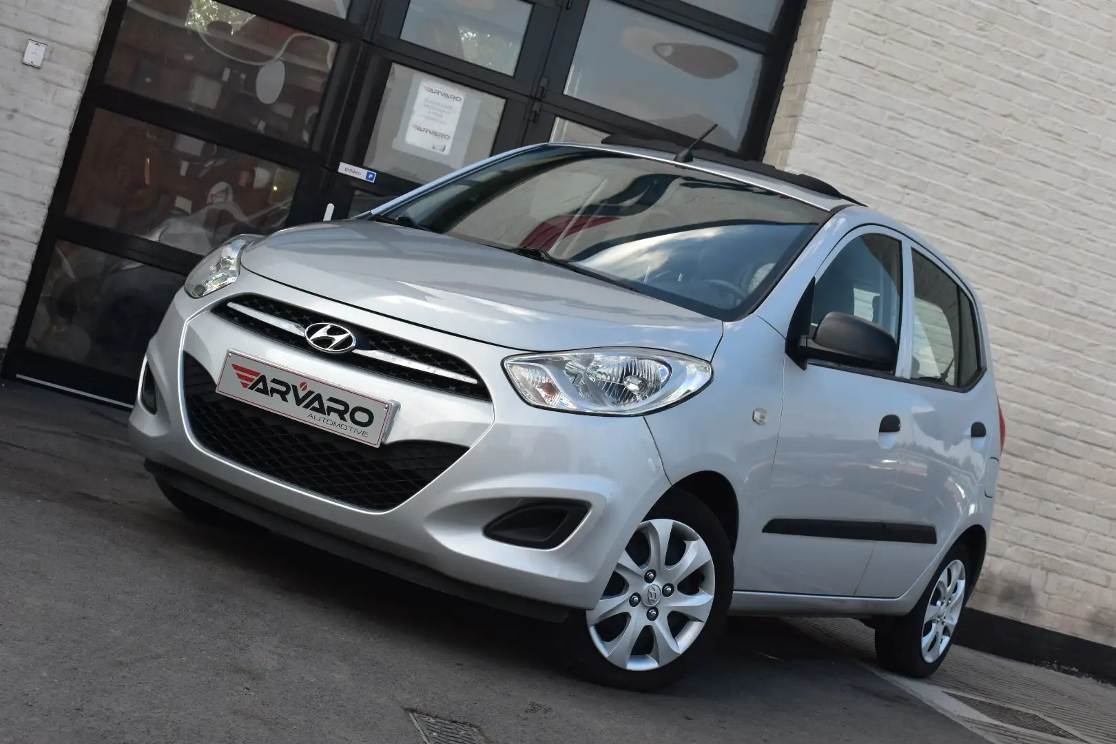 Hyundai i10 1.1 5 Star Edition / Opendak / 58Dkm / Garantie Argent - 1