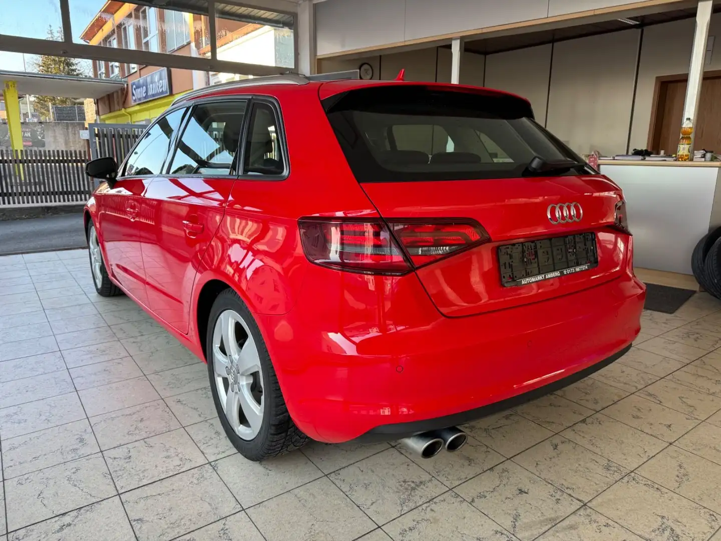Audi A3 Sportback 2.0TDI S-tronic*ACC*NAVI*PDC V.u.H Rot - 2