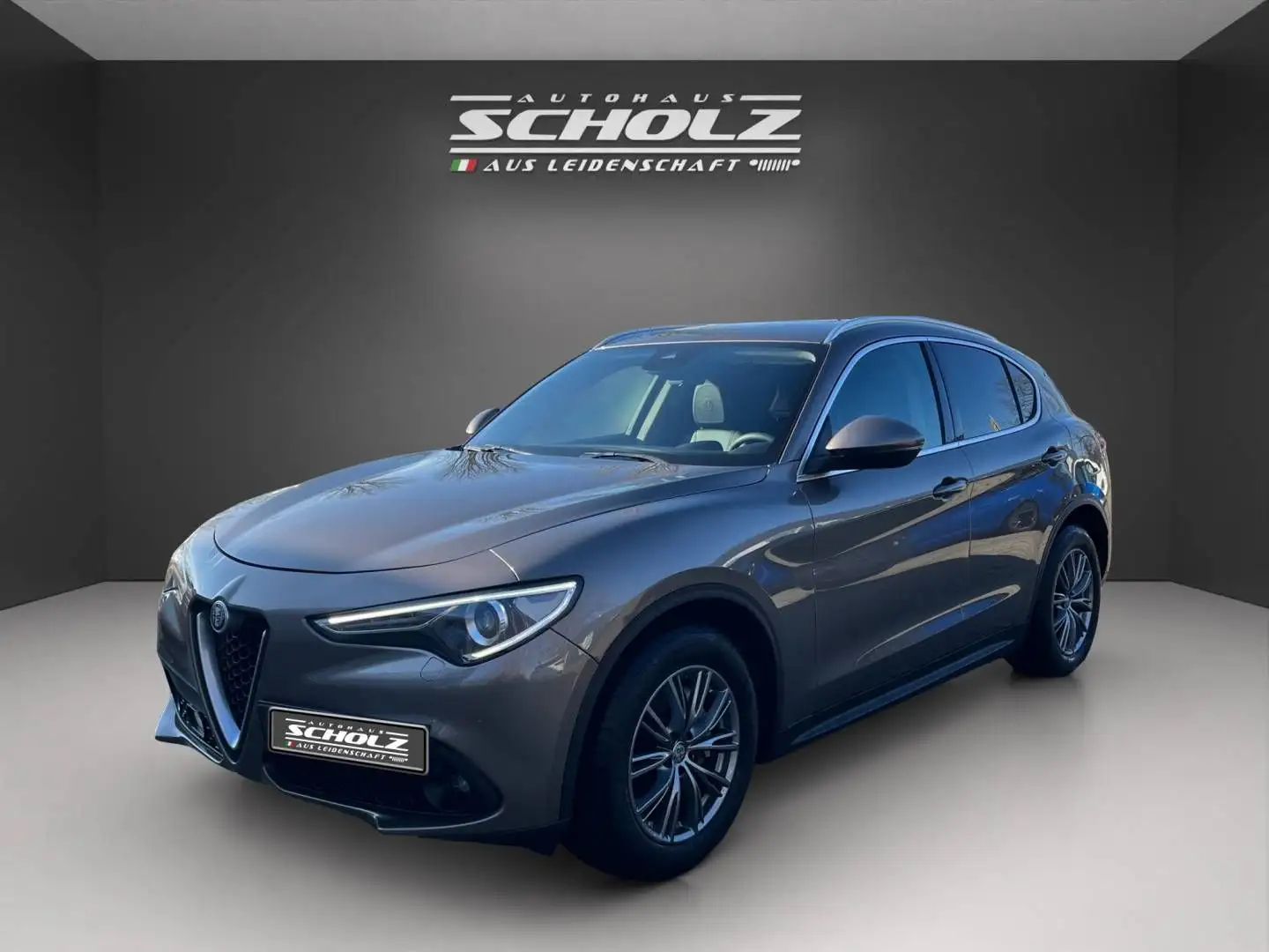 Alfa Romeo Stelvio MY18 Super 2.2 Diesel 16V 132kw (1 Grigio - 1