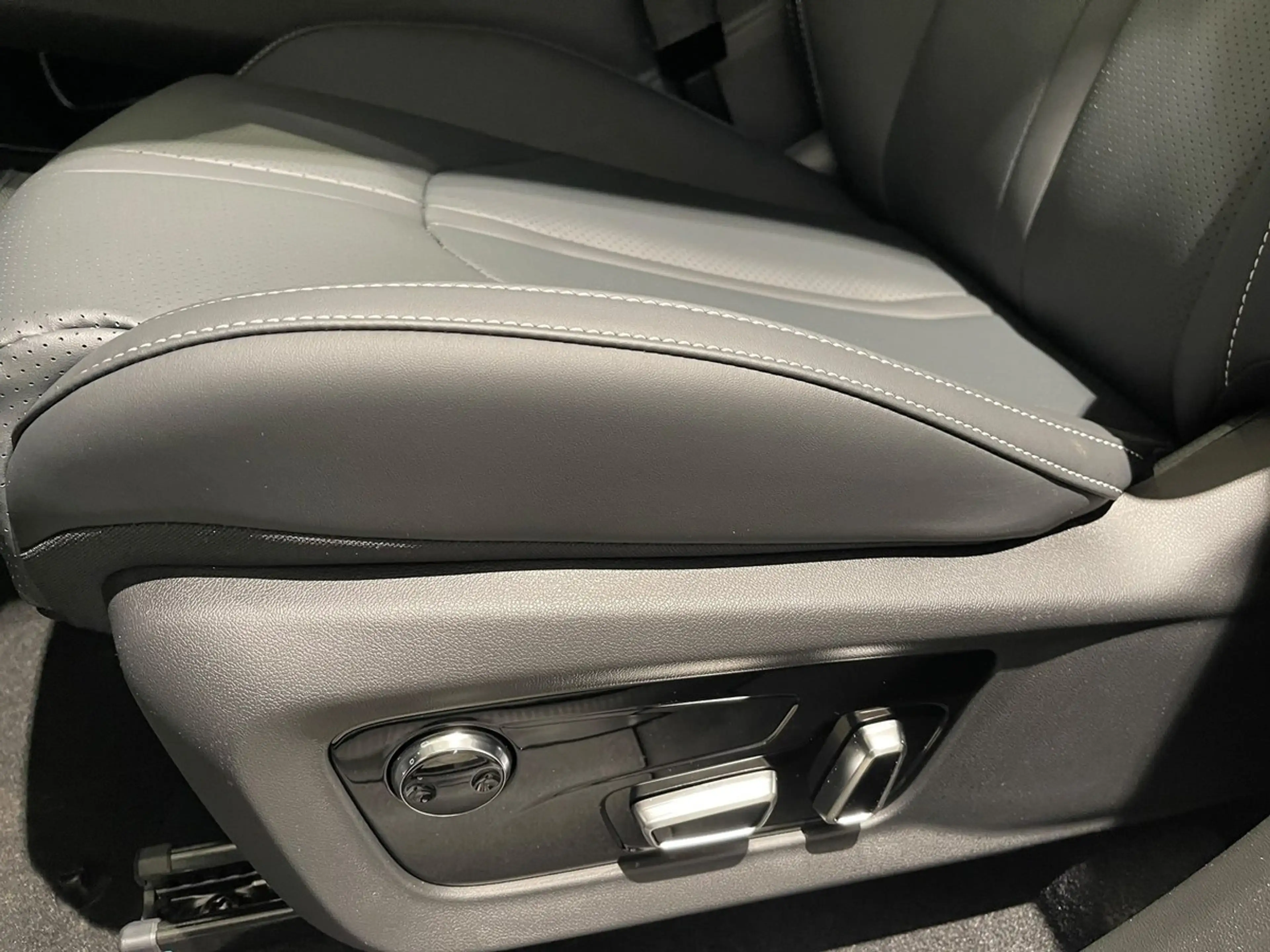 DFM Forthing 5 Friday 7DCT 1.5T GDI — photo 9