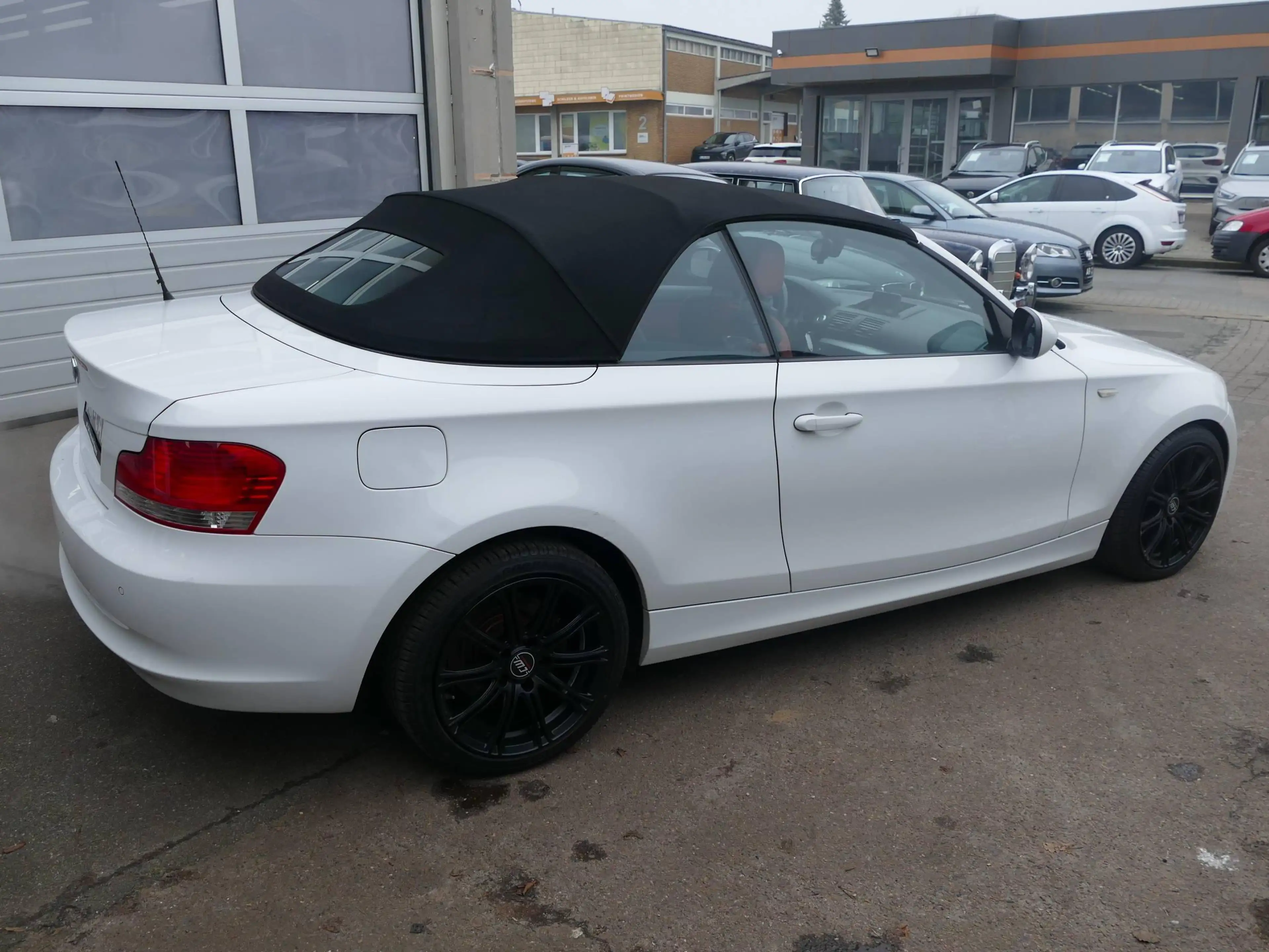 BMW 118 118i Cabrio Cabriolet Klima Leder Radio CD Sitzhei — photo 3