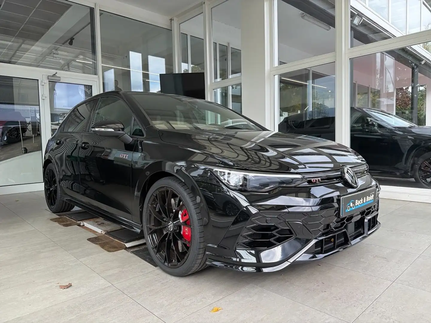 Volkswagen Golf GTI Clubsport*AKRA,PANO,DCC,H&K,360GRAD* - 2