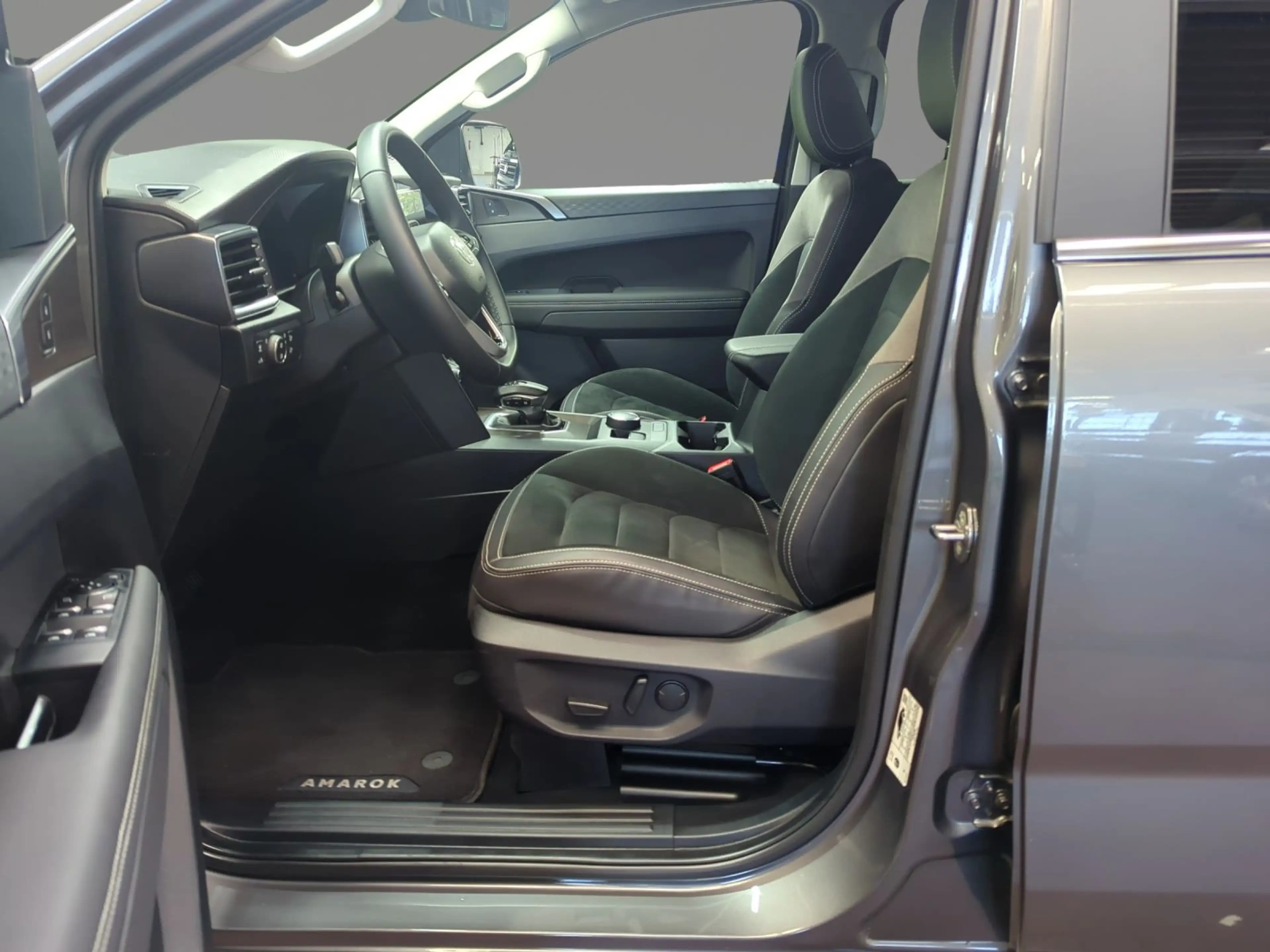 Volkswagen Amarok Style 3.0 TDI 4M AHK DIFF. MATRIX STANDHZ — photo 8