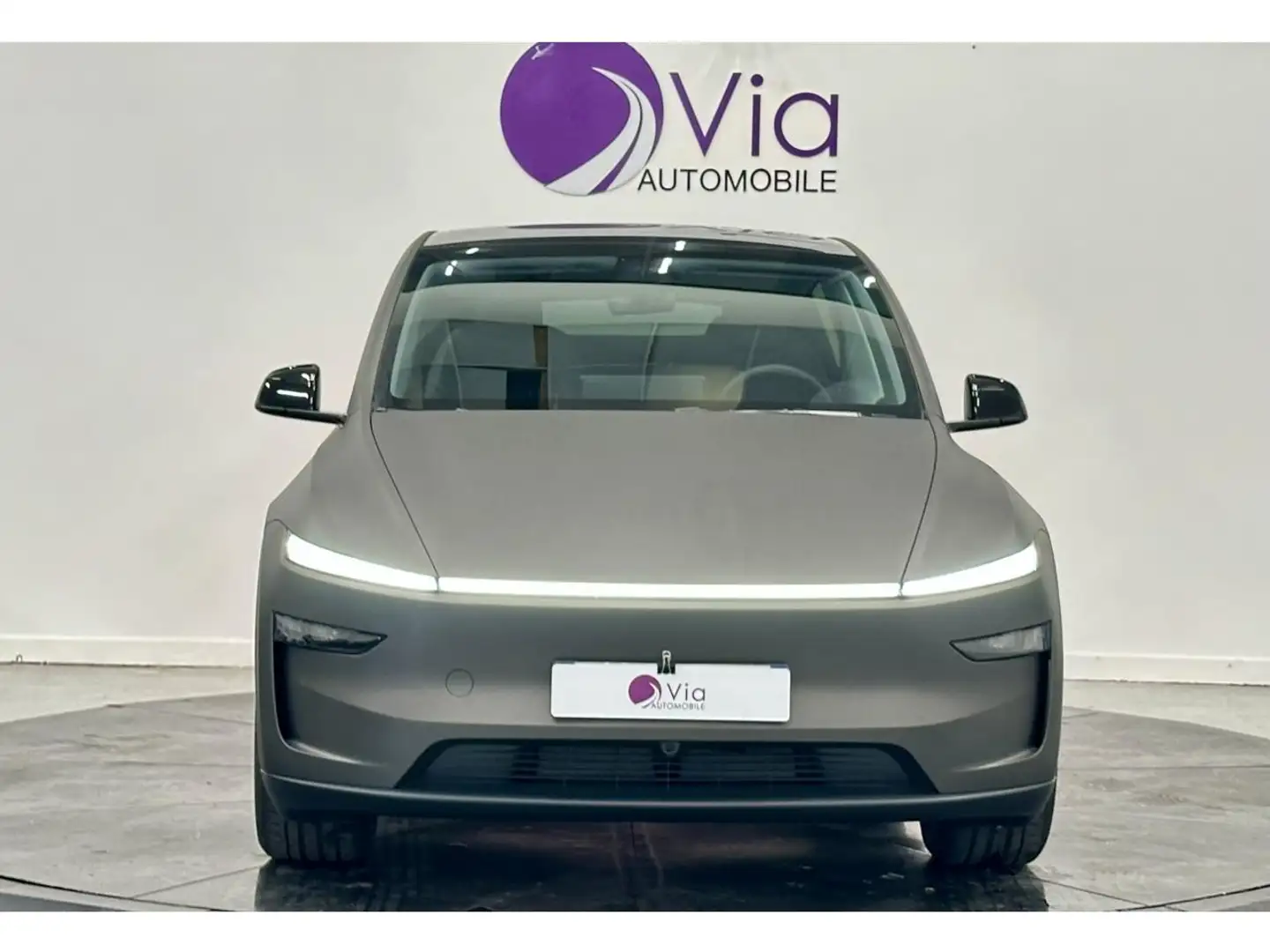 Tesla Model Y RWD STANDARD / 1ERE MAIN Noir - 2