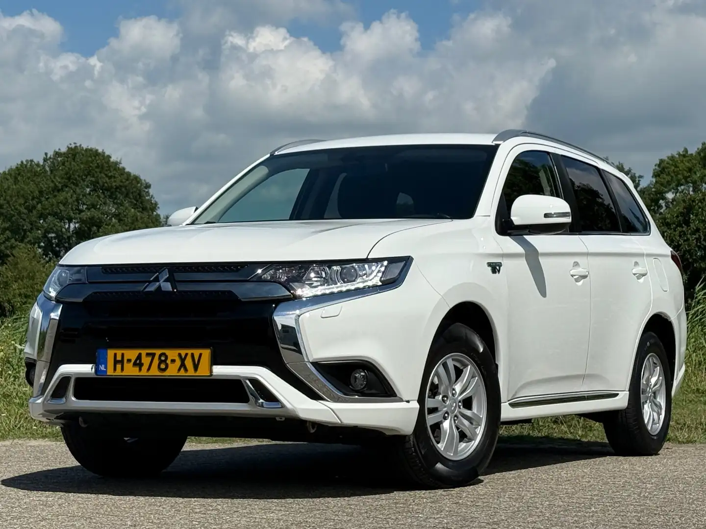 Mitsubishi Outlander 2.4 PHEV Pure - Polar White - Nwstaat Alb - 2