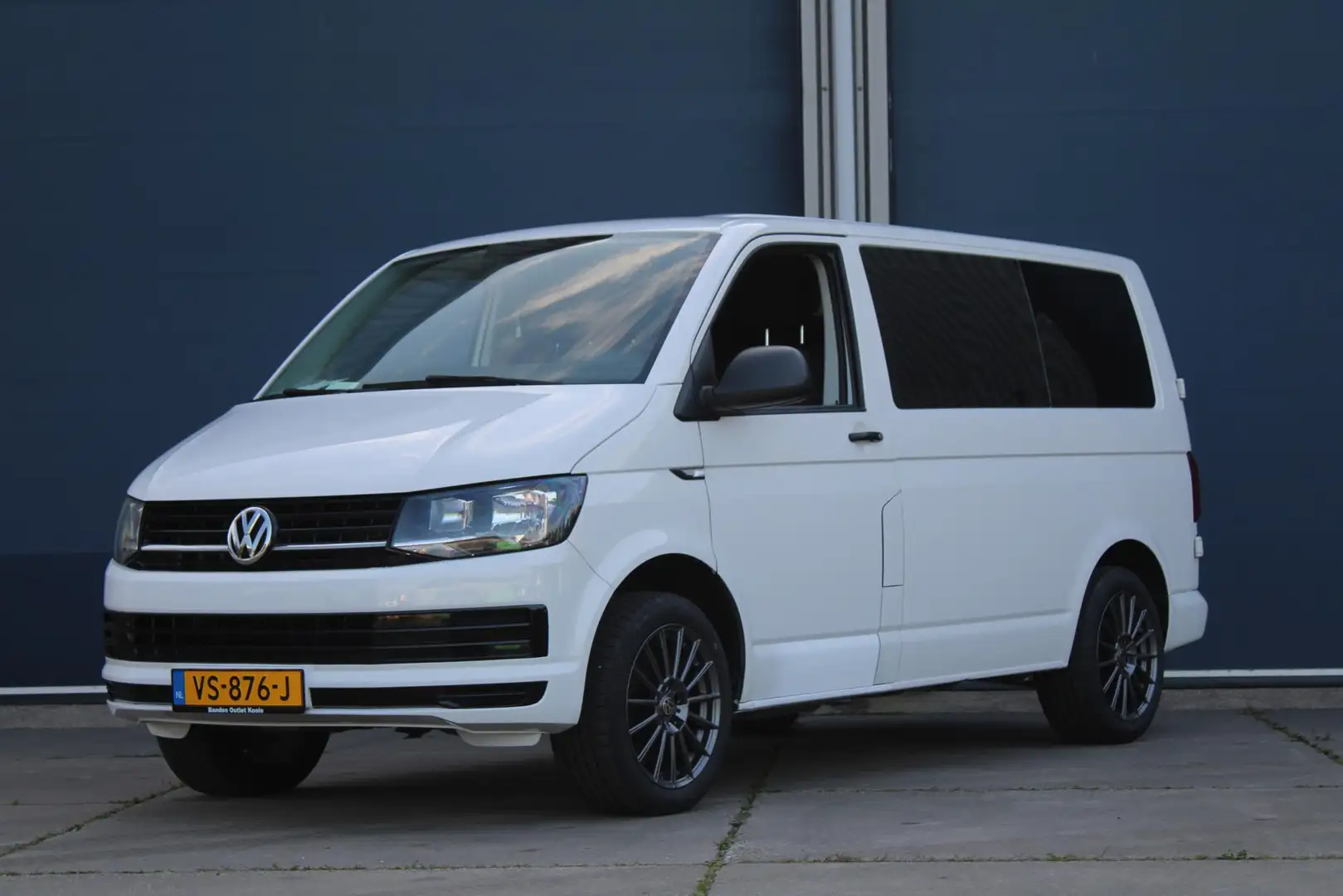 Volkswagen T6 Transporter 2.0 TDI L1H1 AIRCO / CRUISE CONTROLE / DUBBELE CAB Wit - 1