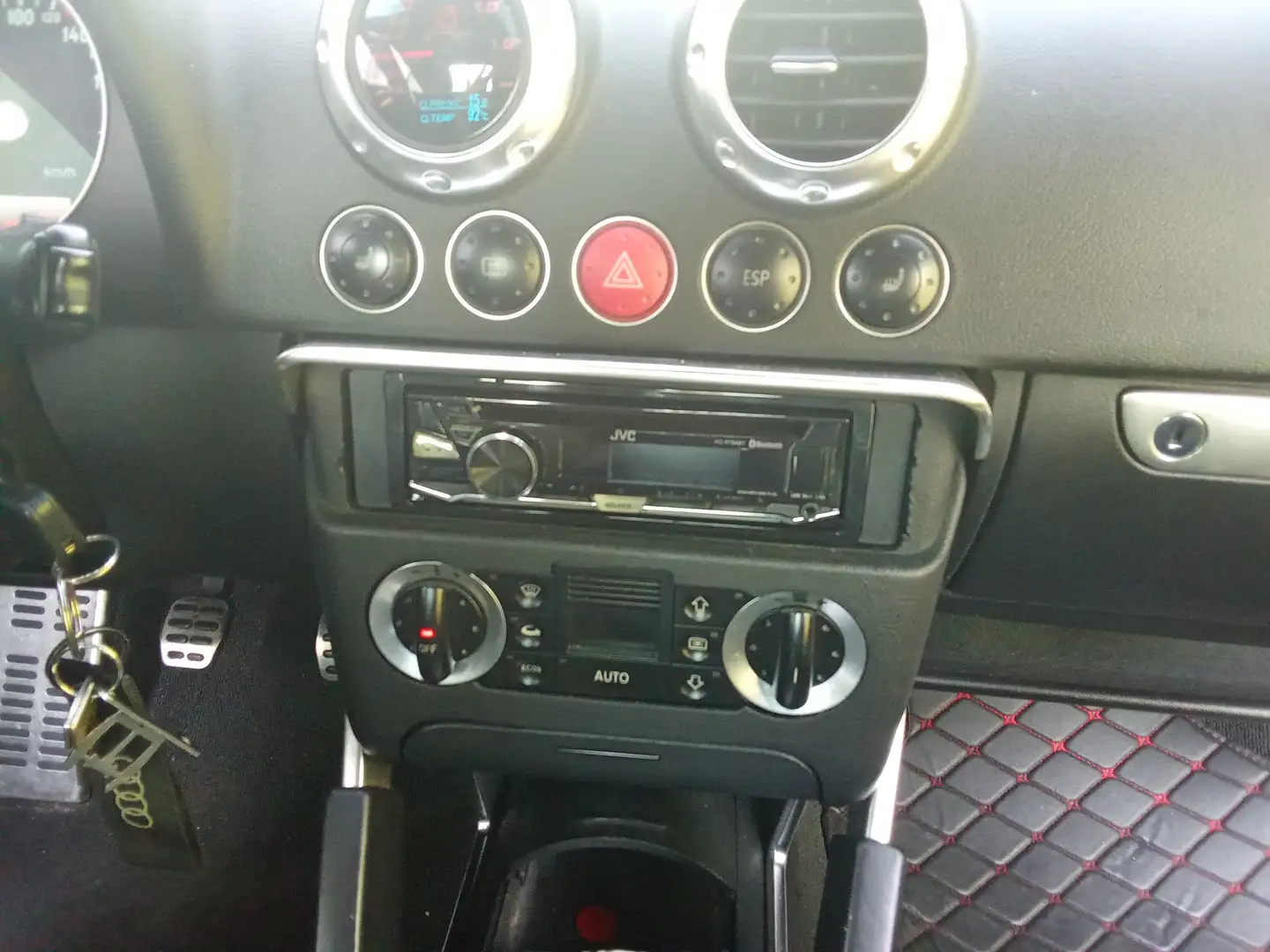 Audi TT TT Coupe 1.8 T crna - 1