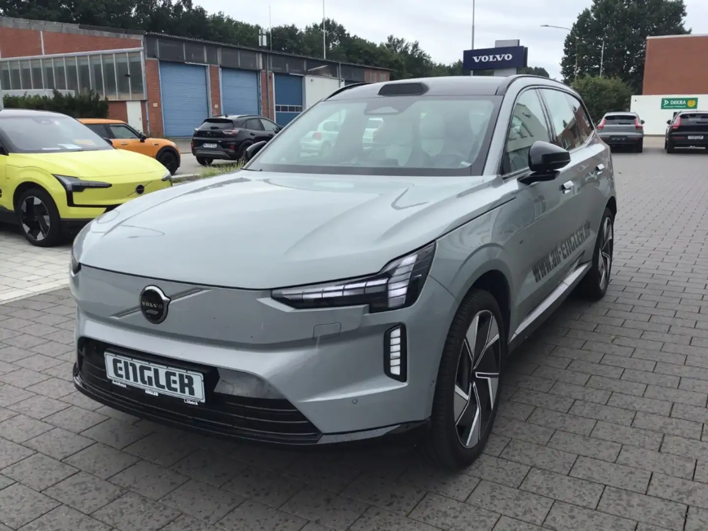 Volvo EX90 Ultra Performance Twin AWD 7-Sitzer Cam Gris - 2