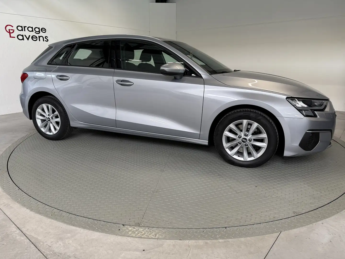 Audi A3 Sportback 30 TFSI Advanced Zilver - 2