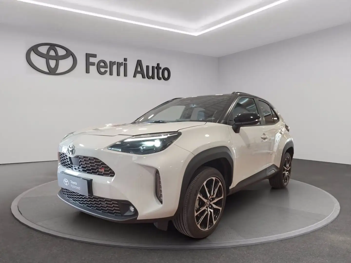Toyota Yaris Cross 1.5h gr sport fwd 130cv e-cvt Schwarz - 1
