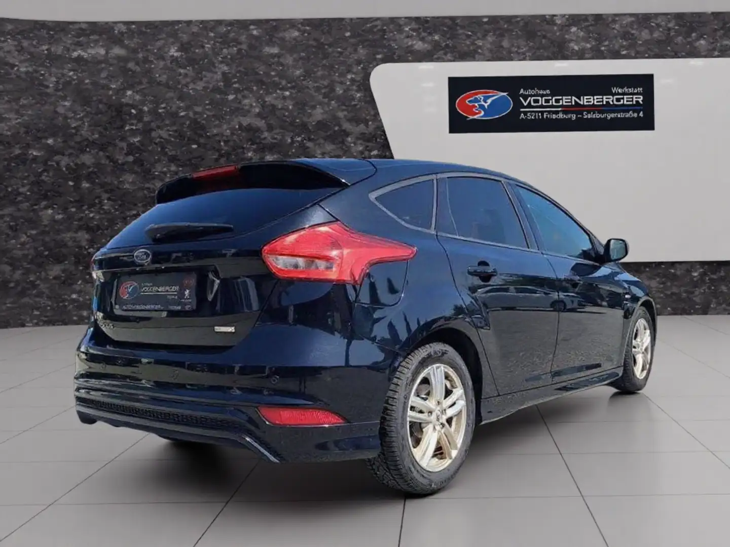 Ford Focus 1,0 EcoBoost ST-Line Schwarz - 2
