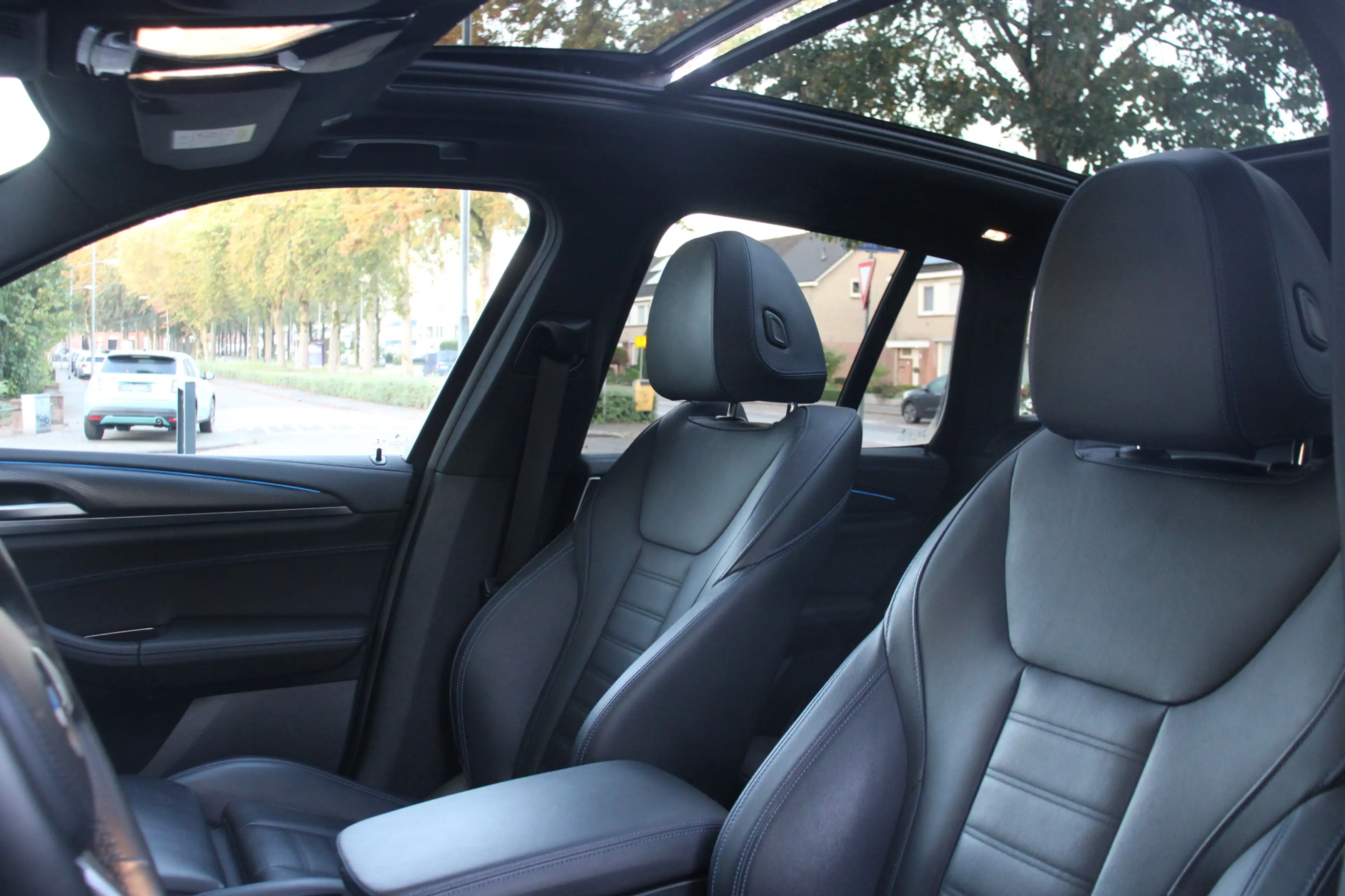 BMW iX3 High Executive 80 kWh Shadowline/360 Camera/Keyles — photo 8
