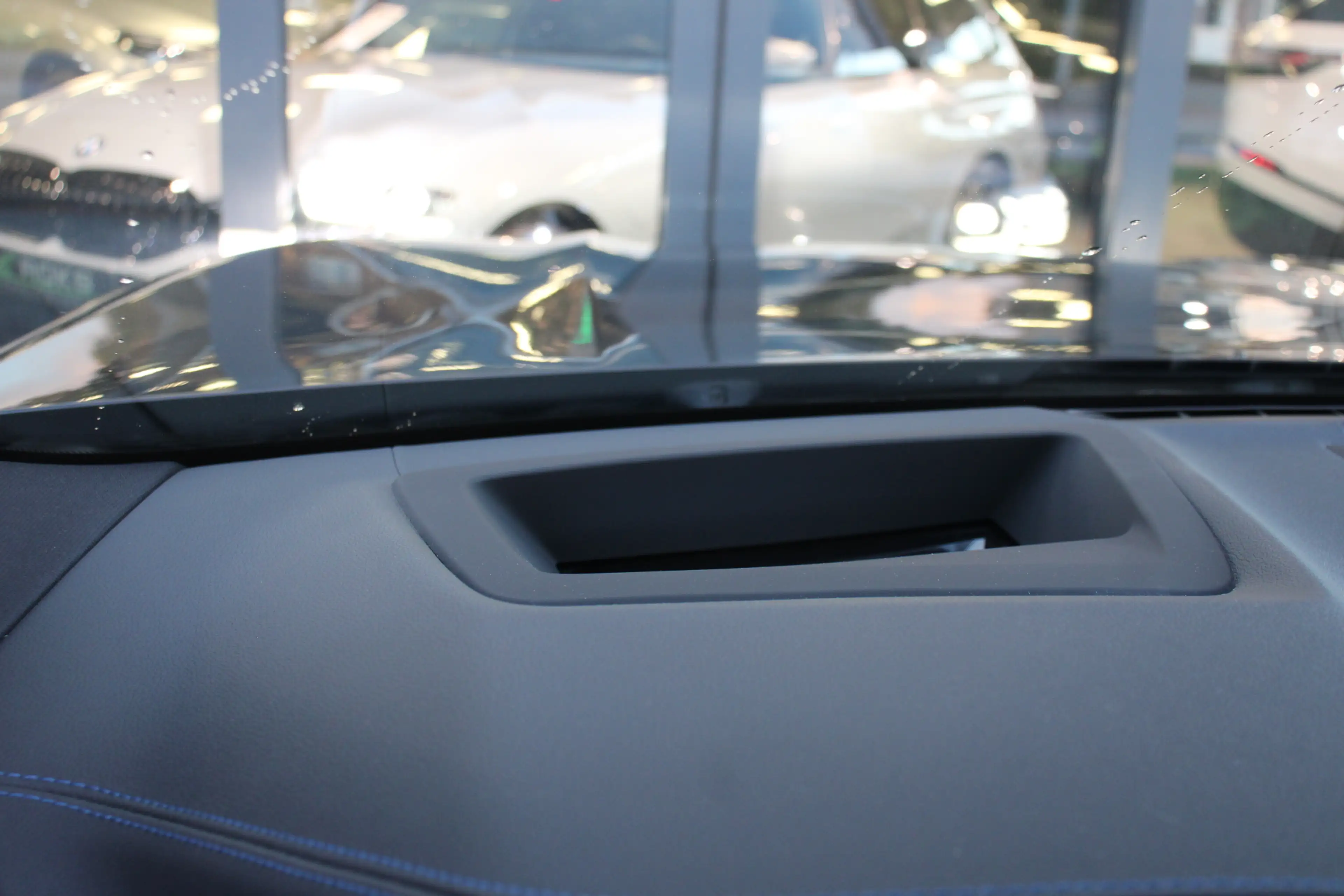 BMW iX3 High Executive 80 kWh Shadowline/360 Camera/Keyles — photo 10
