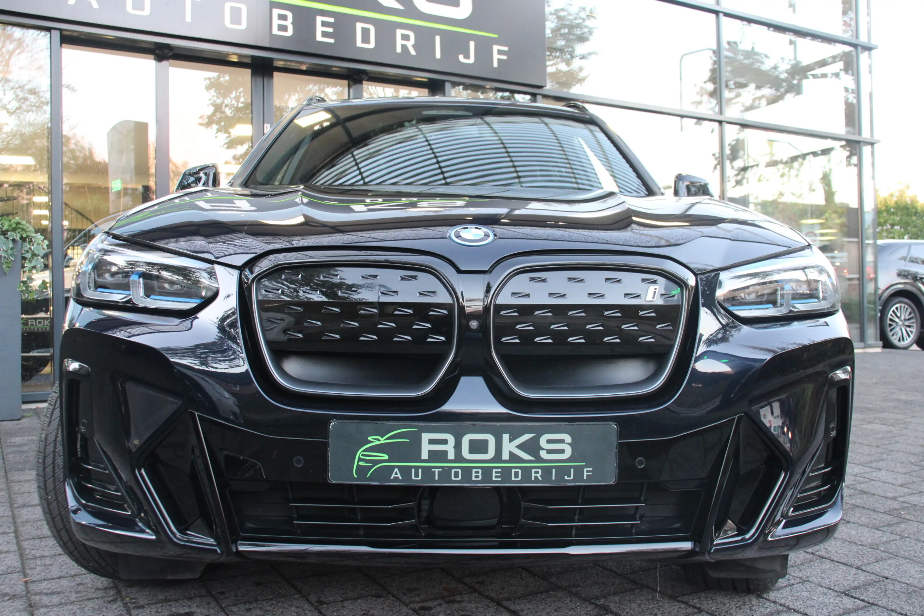 BMW iX3 High Executive 80 kWh Shadowline/360 Camera/Keyles — photo 11