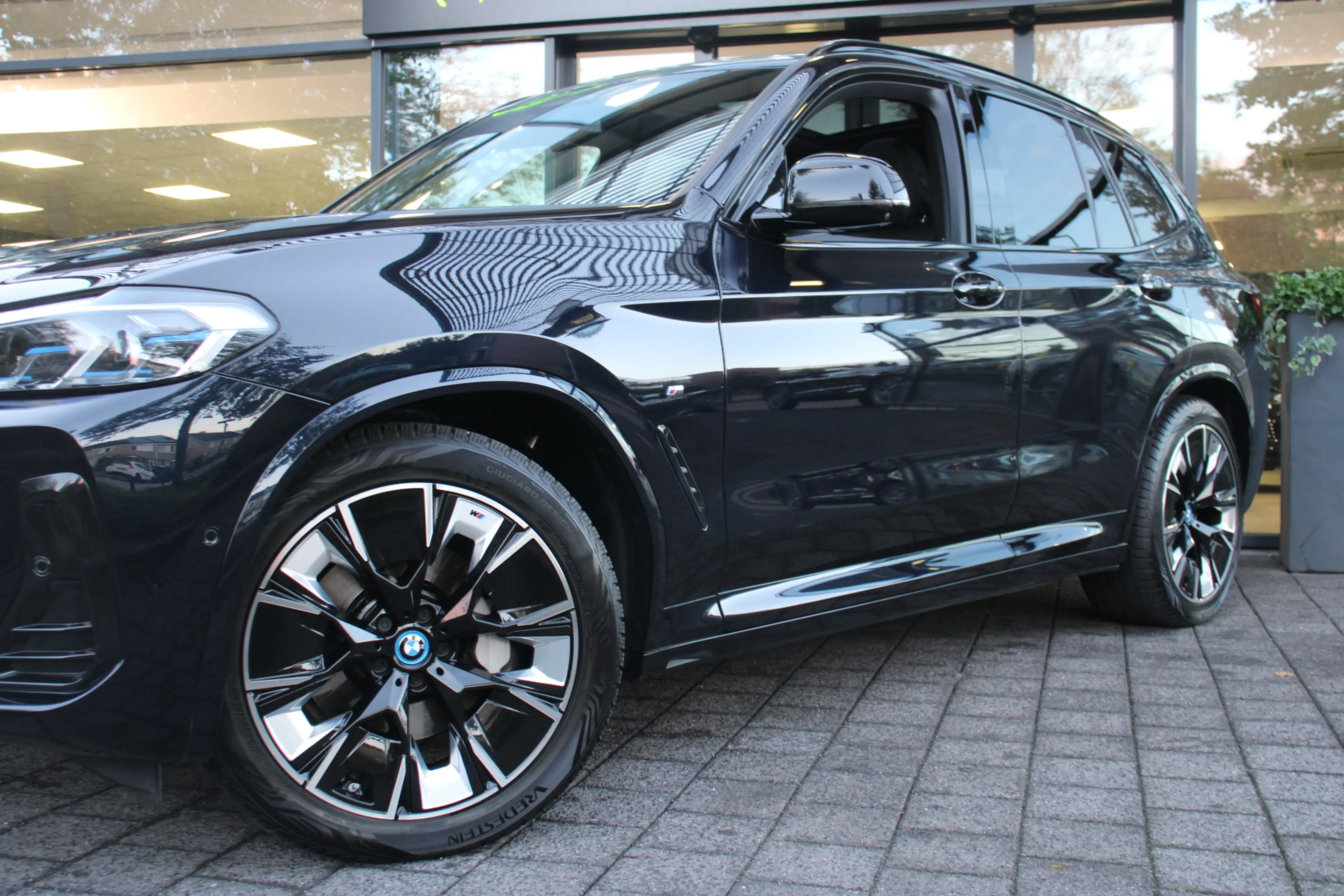 BMW iX3 High Executive 80 kWh Shadowline/360 Camera/Keyles — photo 7
