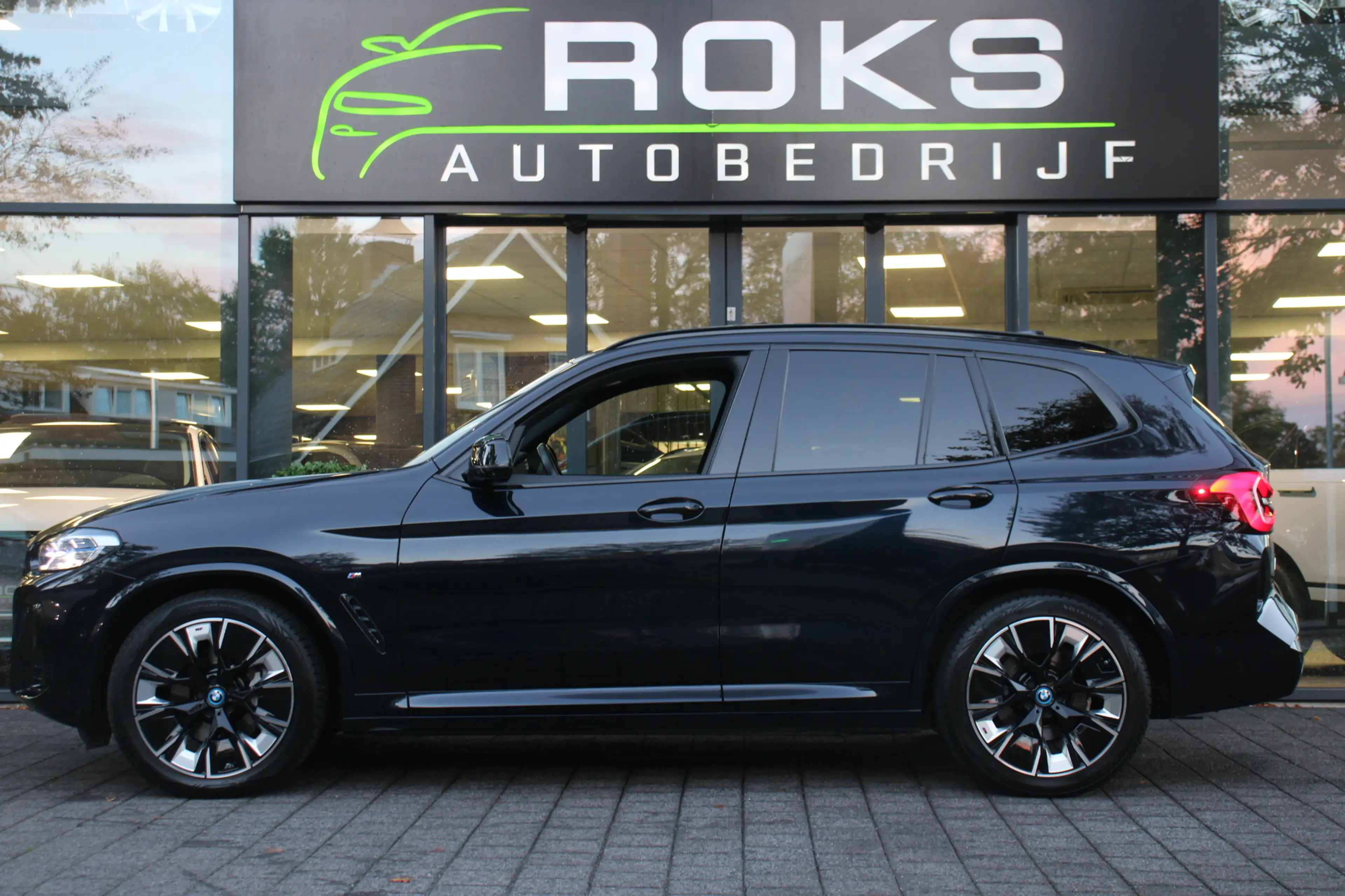 BMW iX3 High Executive 80 kWh Shadowline/360 Camera/Keyles — photo 5