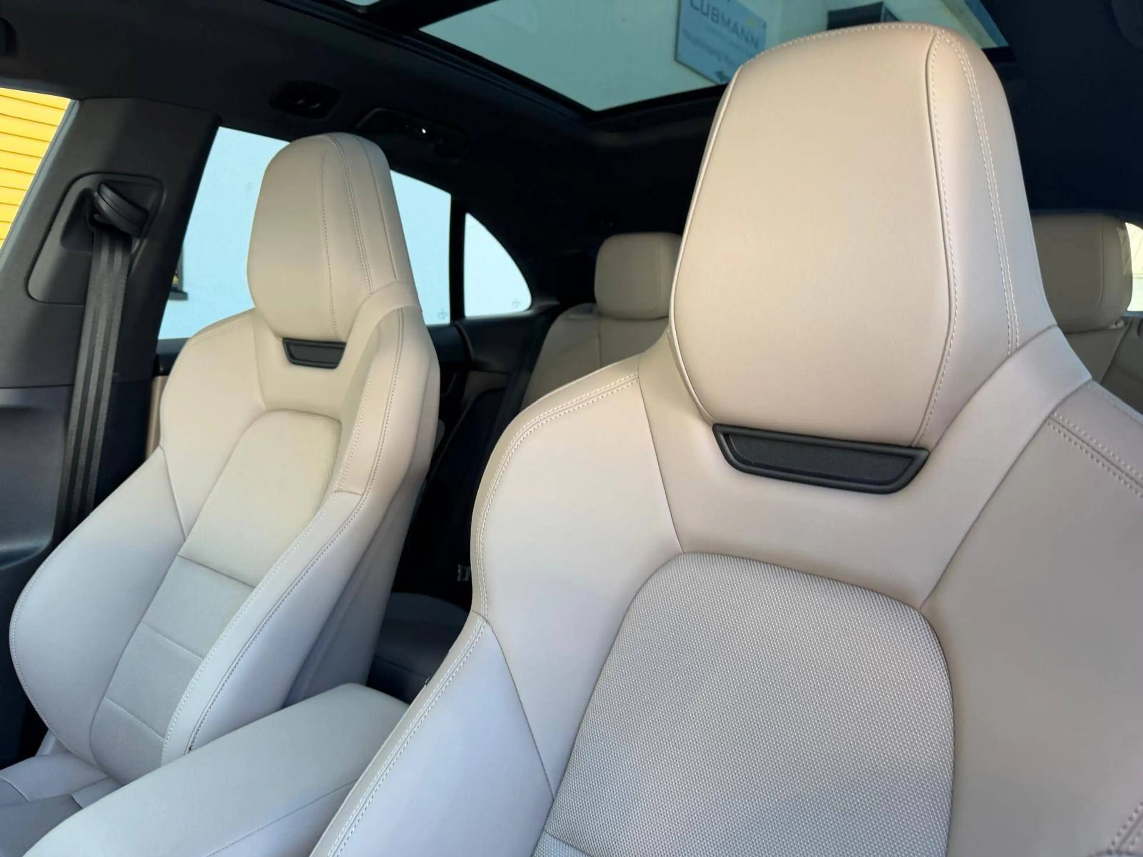 Porsche Macan Macan — photo 7