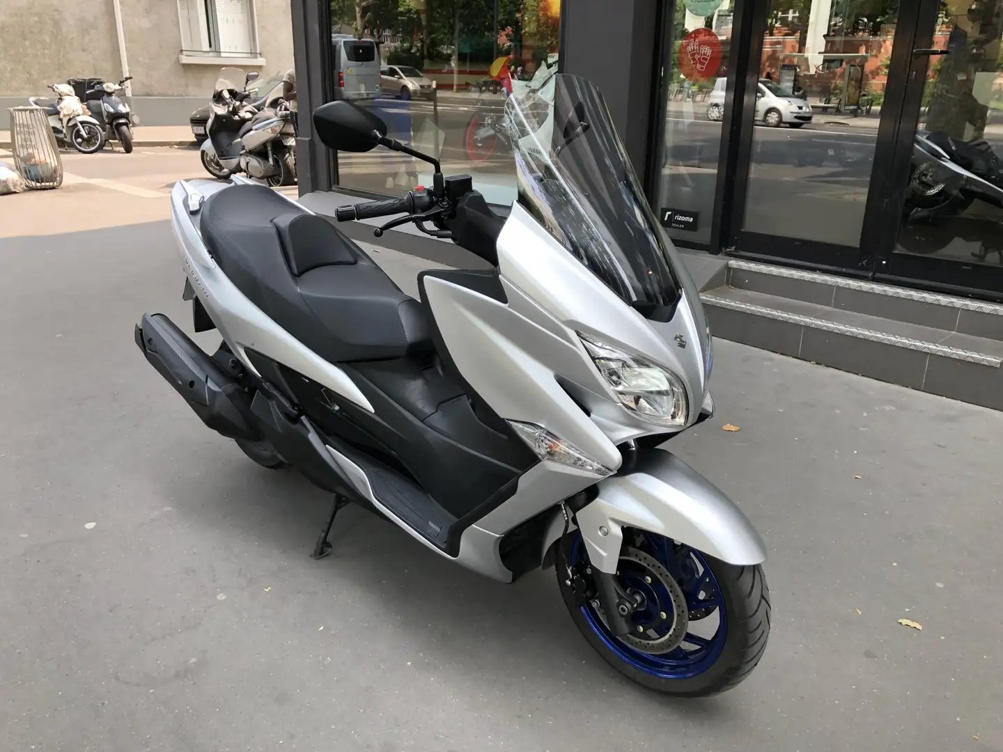 Suzuki Burgman 400 - 1