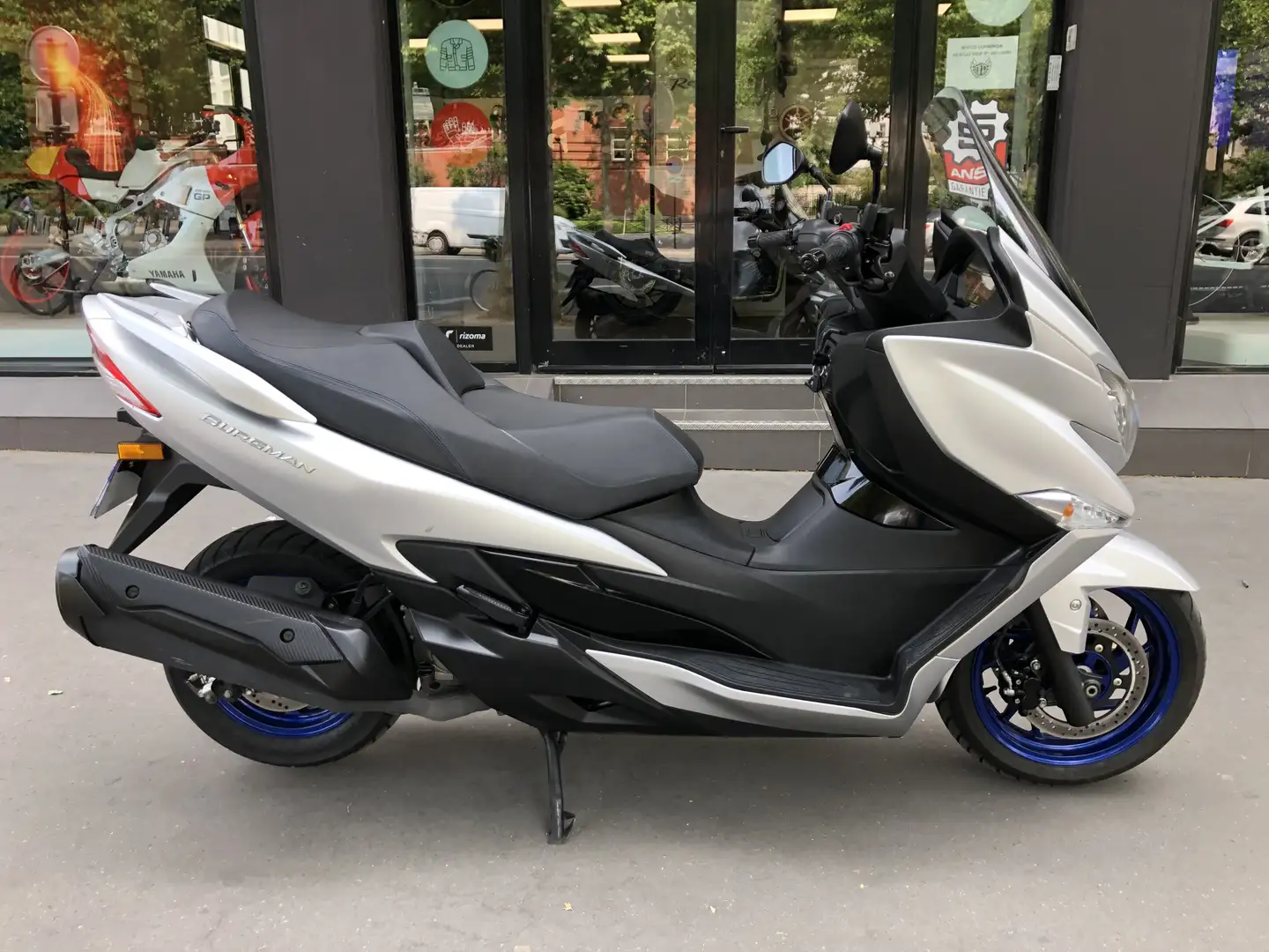 Suzuki Burgman 400 - 2