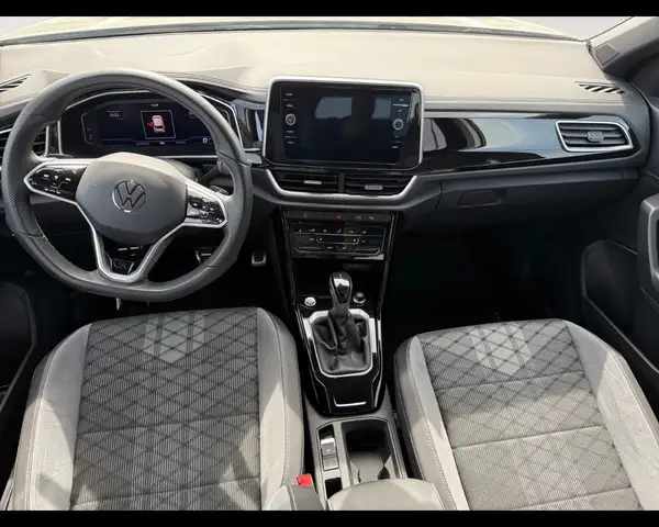Volkswagen T-Roc view 10