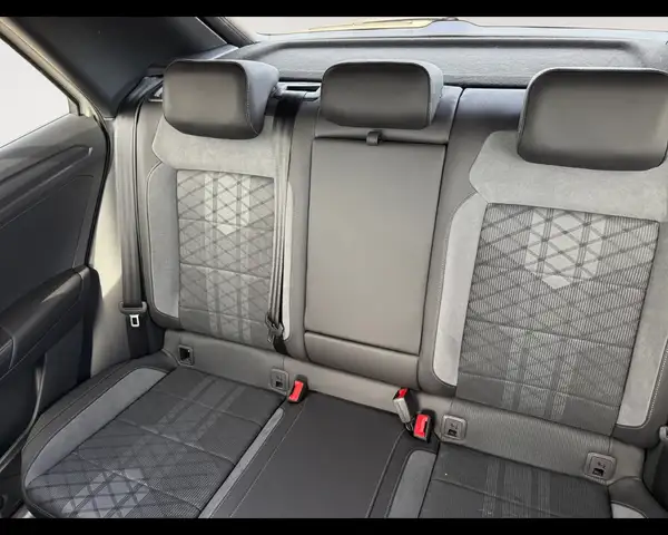 Volkswagen T-Roc view 13