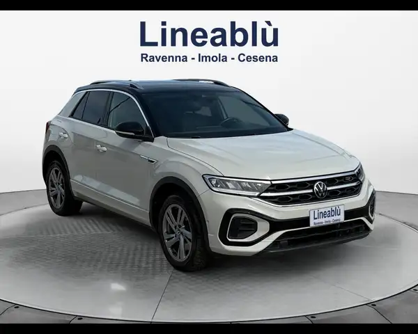 Volkswagen T-Roc view 7