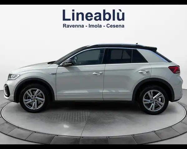 Volkswagen T-Roc view 2