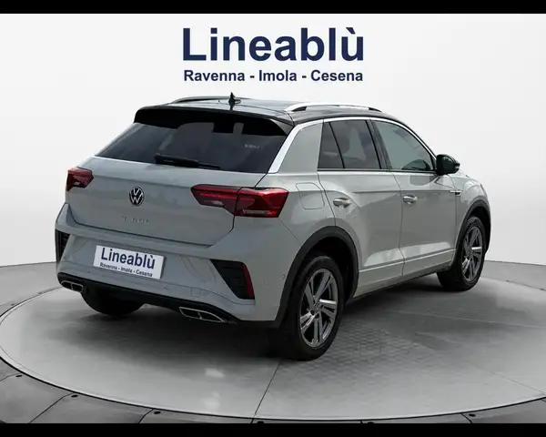 Volkswagen T-Roc view 5