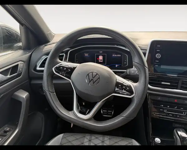 Volkswagen T-Roc view 12