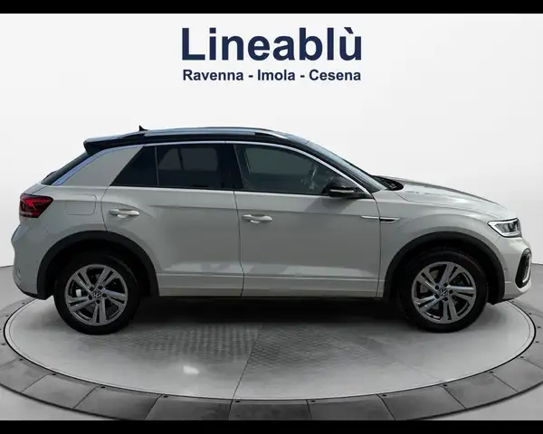 Volkswagen T-Roc view 6