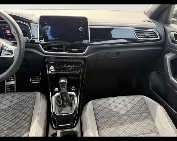 Volkswagen T-Roc view 11