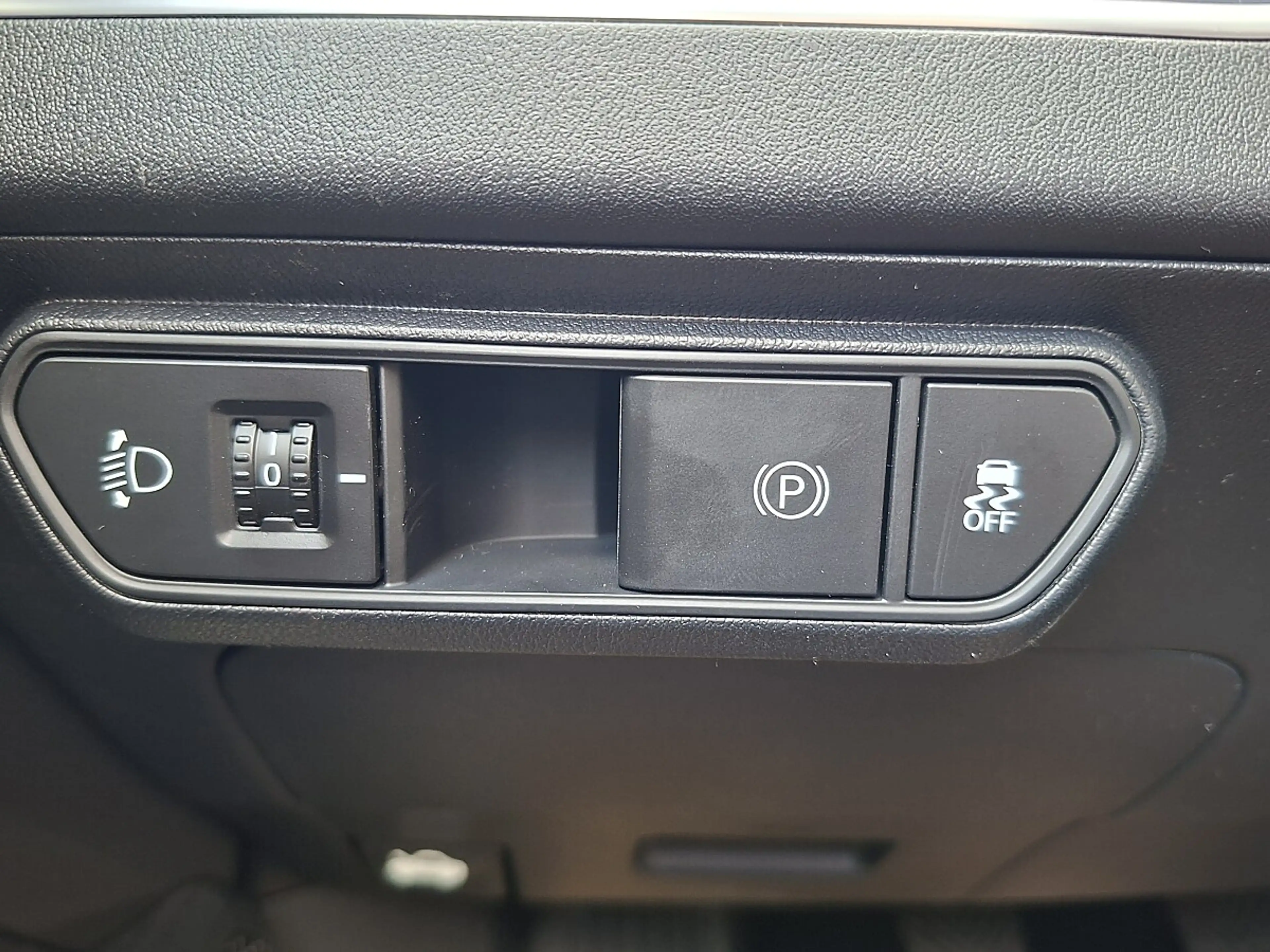 Kia K4 Silber Ausstattung 1,0 MHD — photo 11