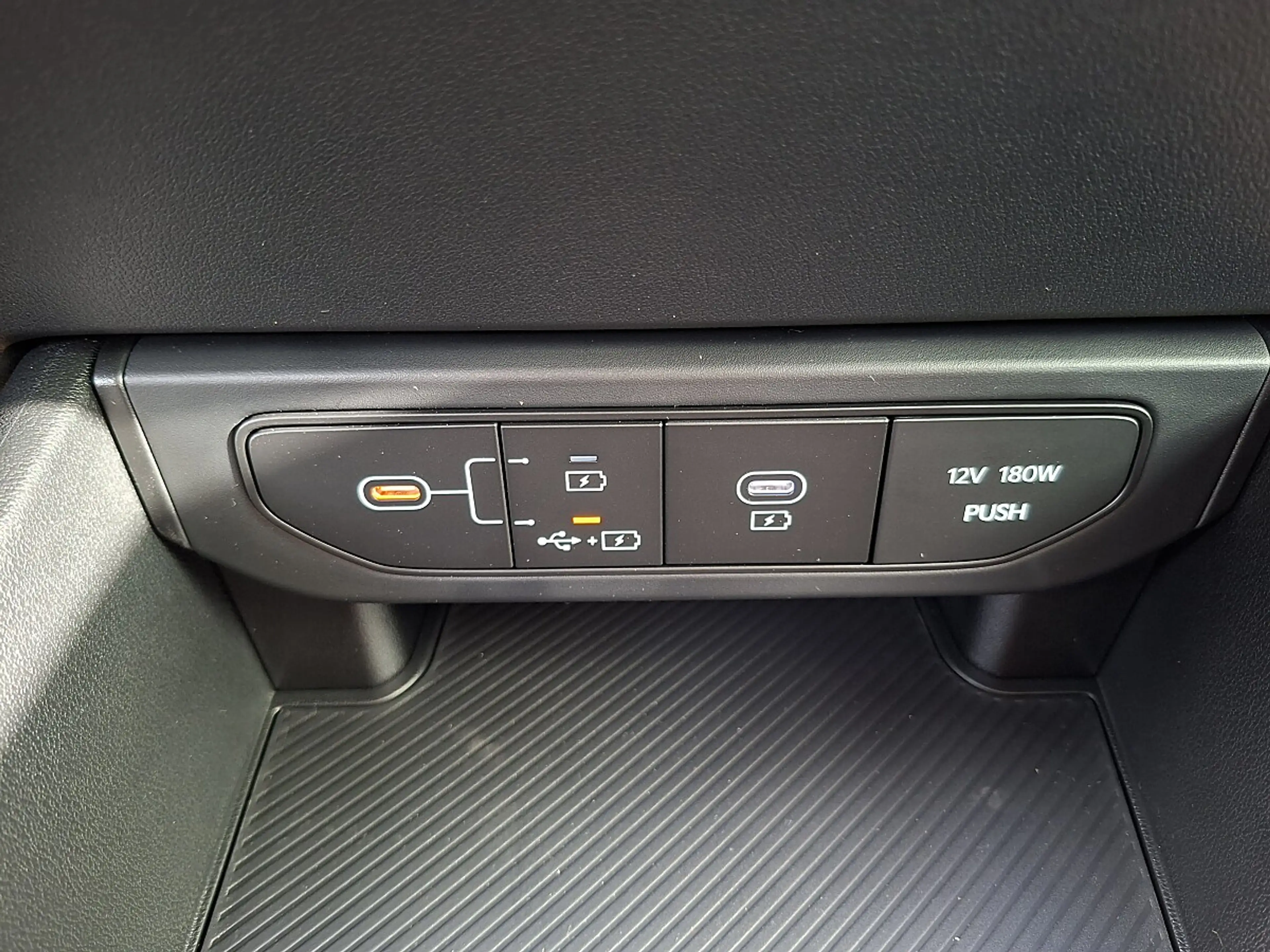 Kia K4 Silber Ausstattung 1,0 MHD — photo 12