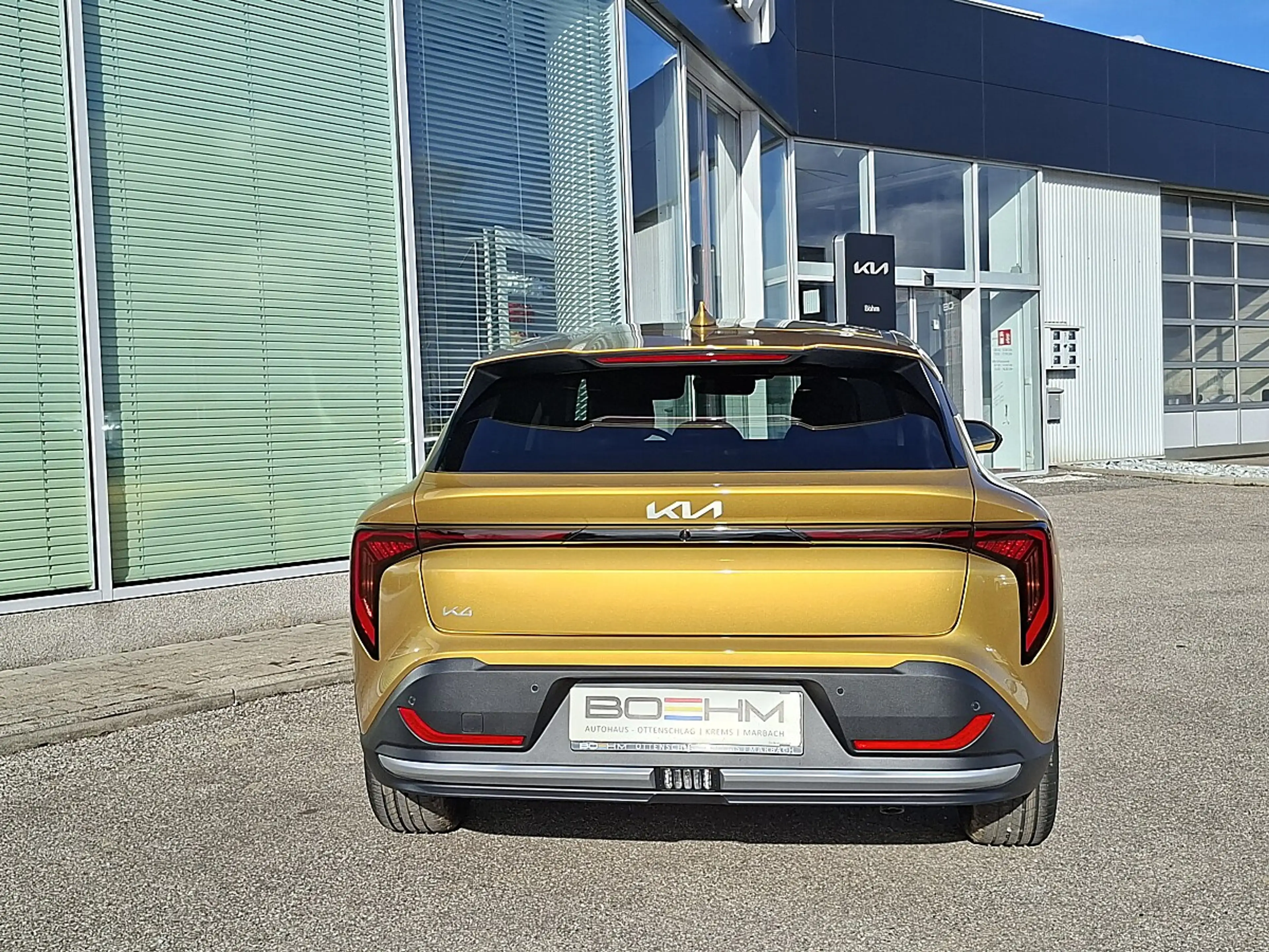 Kia K4 Silber Ausstattung 1,0 MHD — photo 5