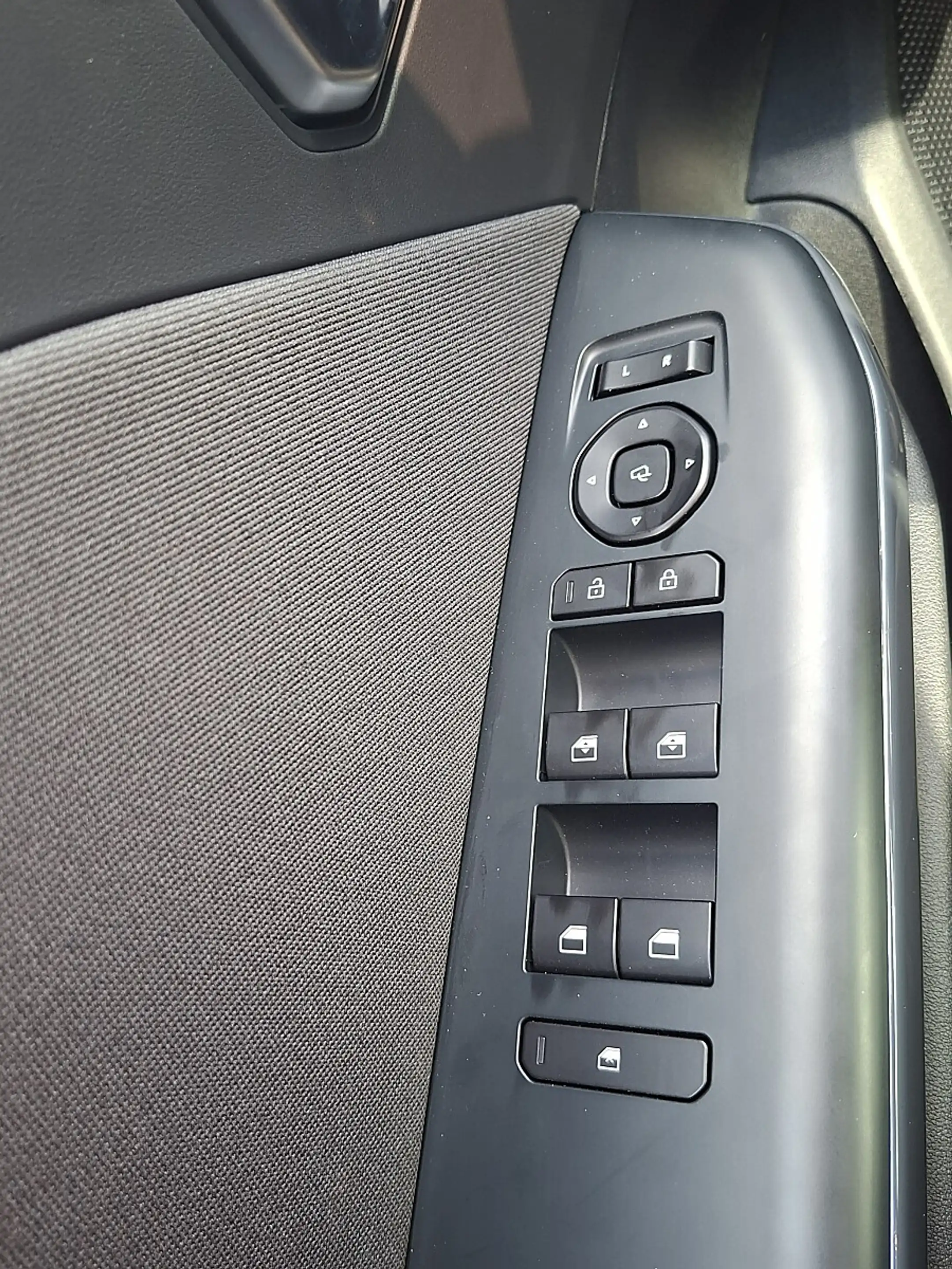 Kia K4 Silber Ausstattung 1,0 MHD — photo 8