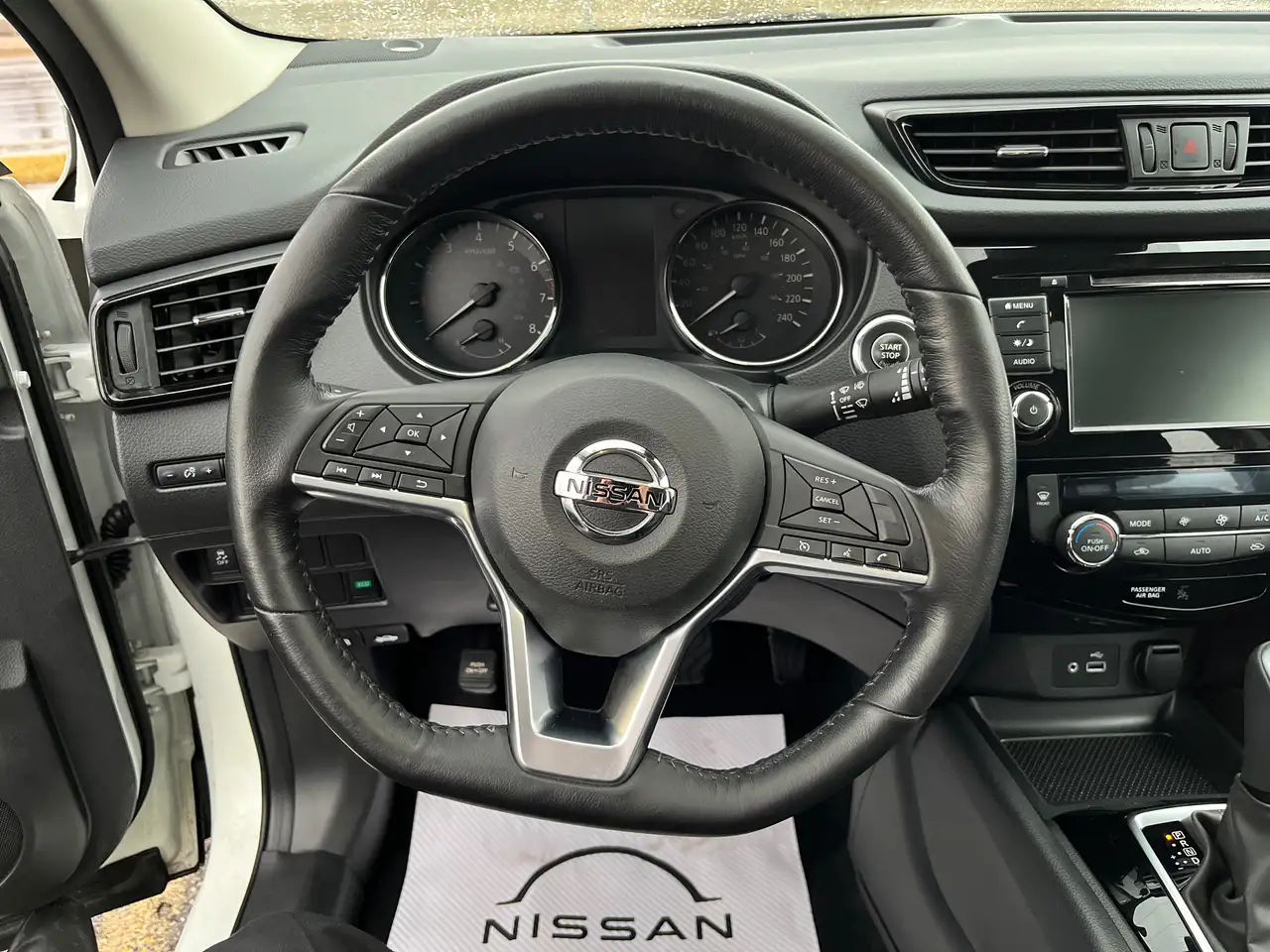 Nissan Qashqai снимка Nissan Qashqai