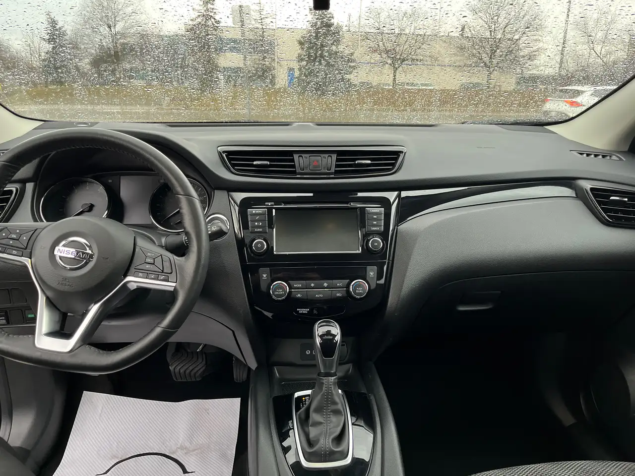 Nissan Qashqai снимка Nissan Qashqai