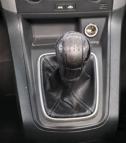 Chevrolet Captiva view 21