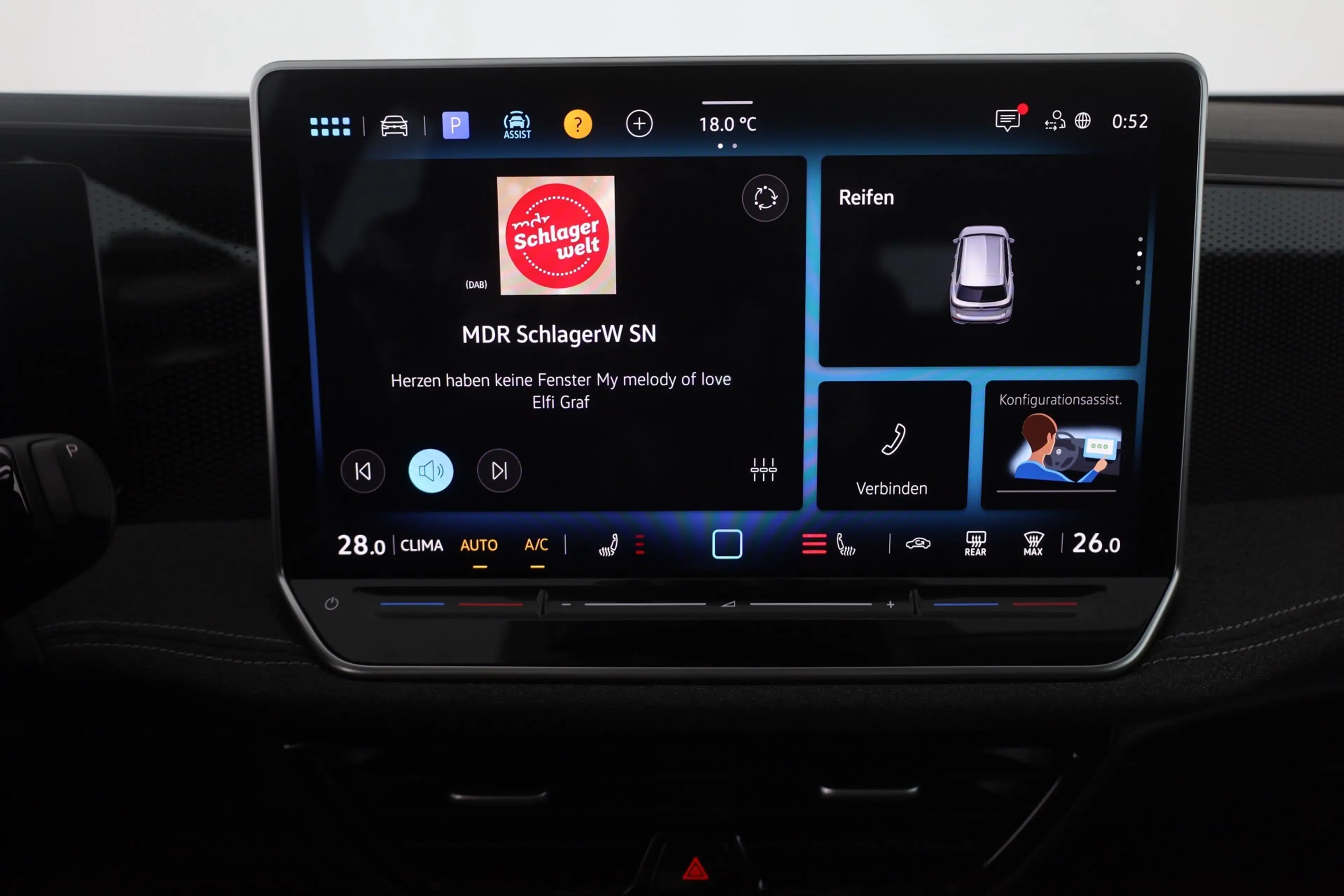 Volkswagen Passat Variant 1.5 eTSI DSG LED ACC AHK — photo 12