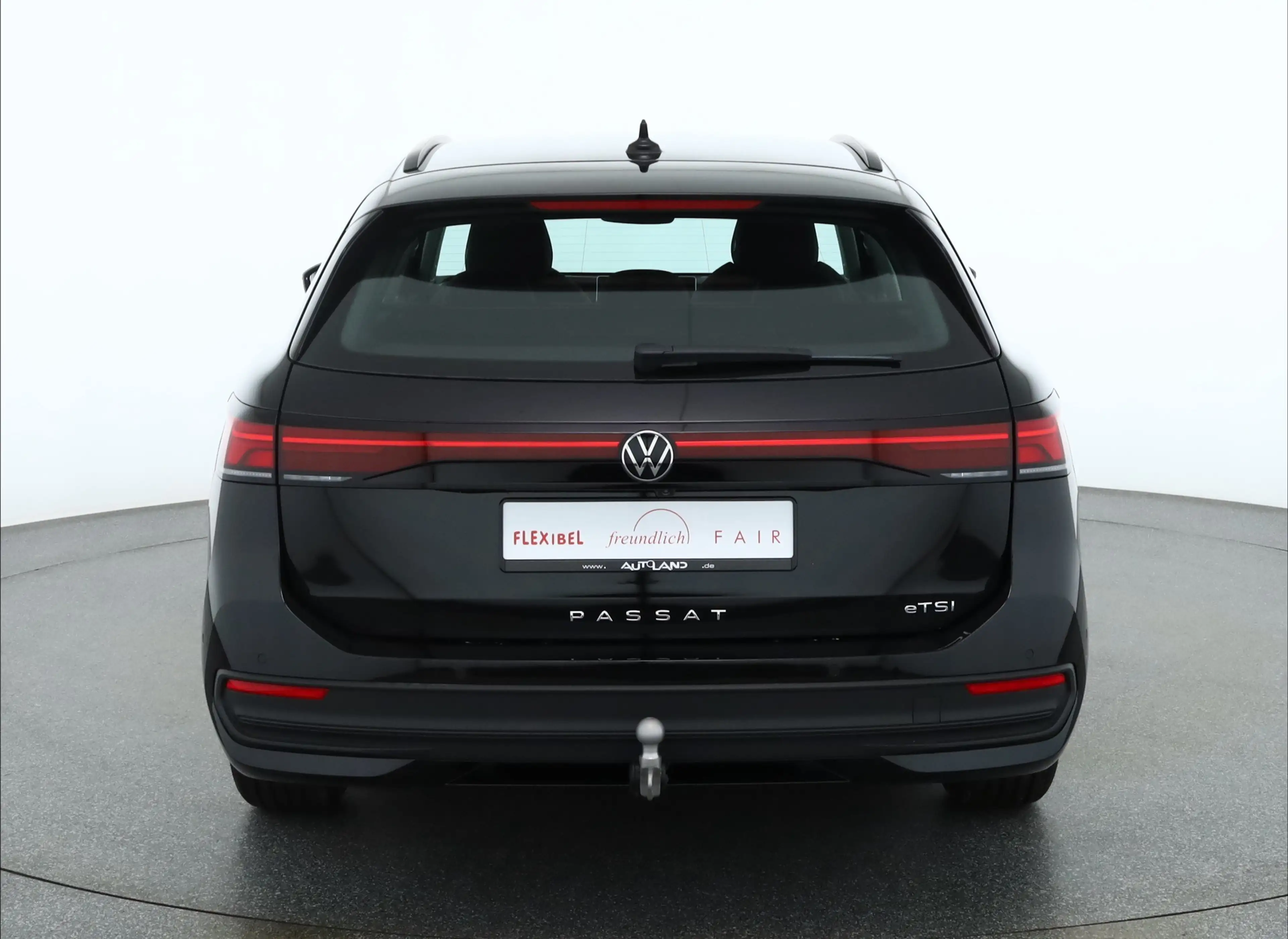 Volkswagen Passat Variant 1.5 eTSI DSG LED ACC AHK — photo 4