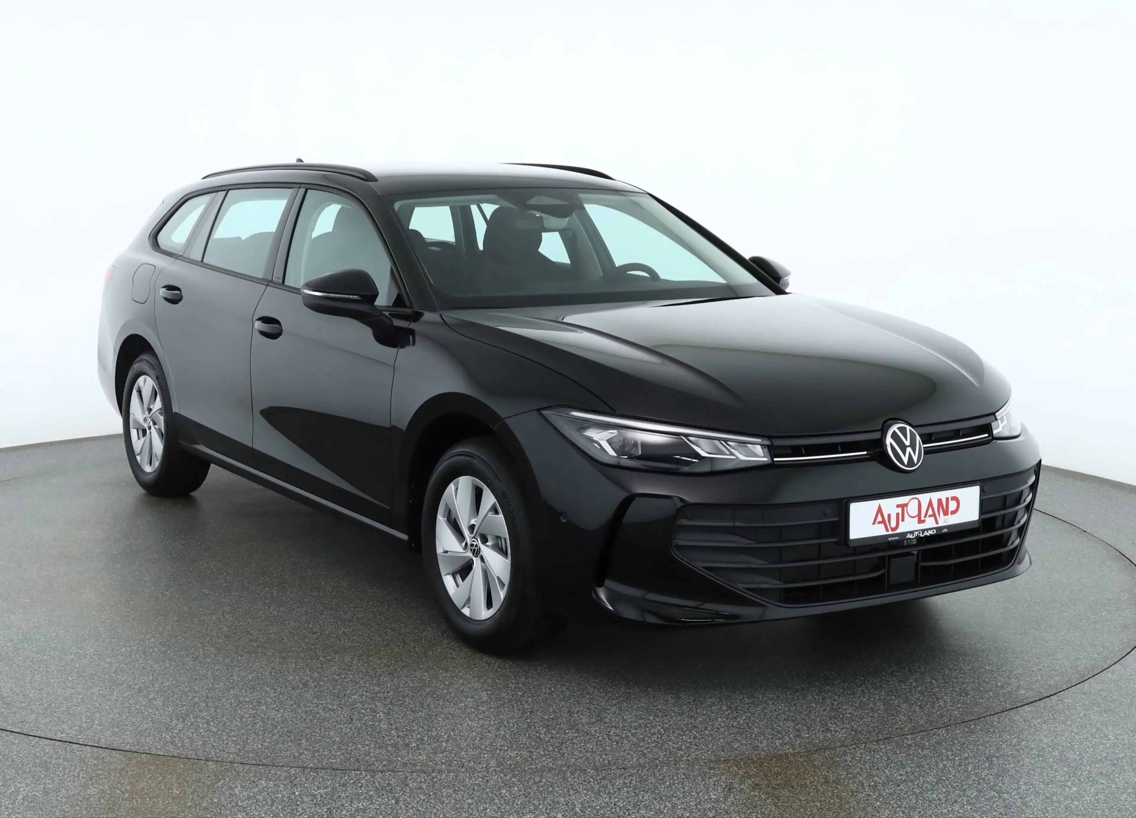 Volkswagen Passat Variant 1.5 eTSI DSG LED ACC AHK — photo 7