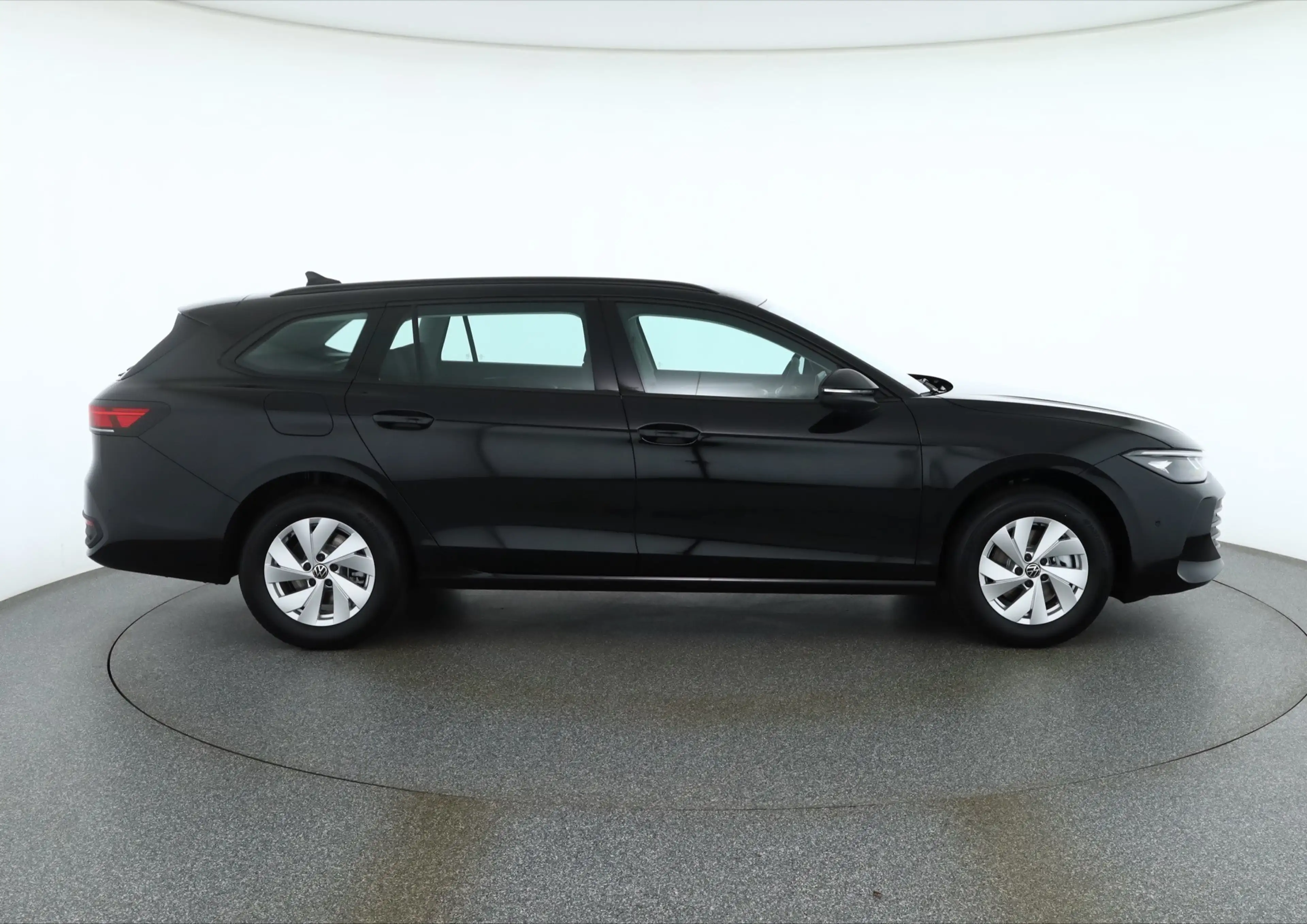 Volkswagen Passat Variant 1.5 eTSI DSG LED ACC AHK — photo 6