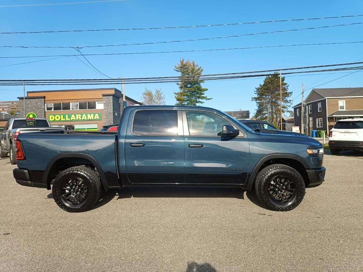 2026 RAM 1500 Rebel cabine d'équipe 4x4 caisse de 5 pi 7 po — photo 4