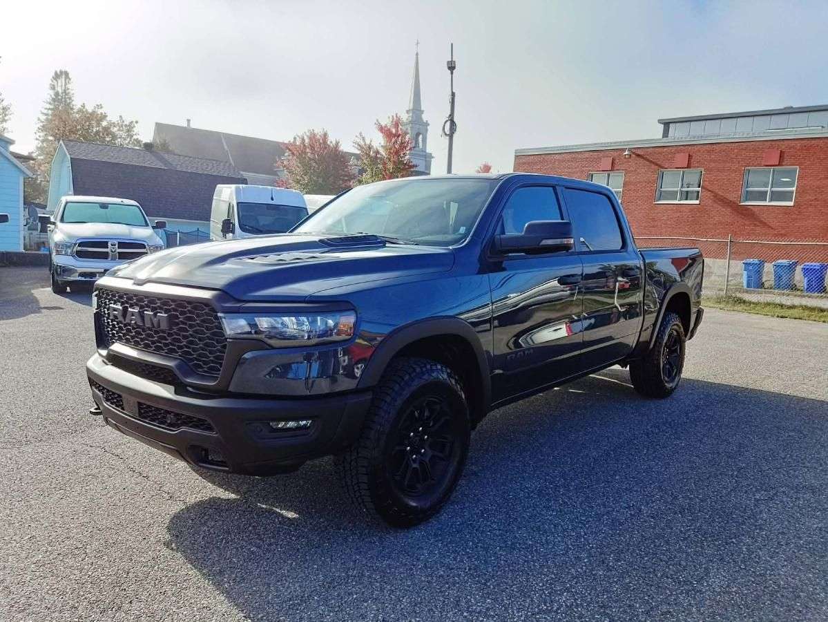 2026 RAM 1500 Rebel cabine d'équipe 4x4 caisse de 5 pi 7 po — photo 2