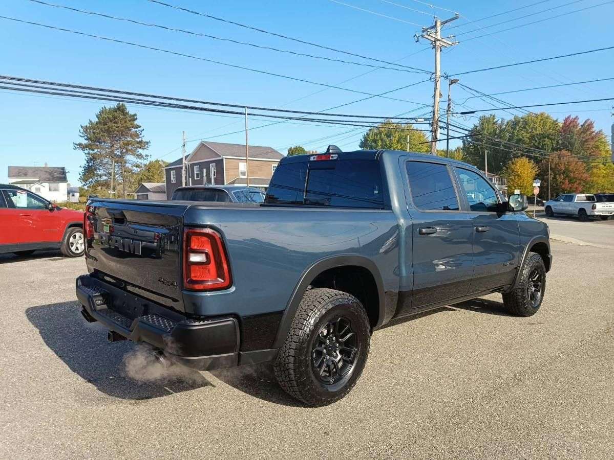 2026 RAM 1500 Rebel cabine d'équipe 4x4 caisse de 5 pi 7 po — photo 5