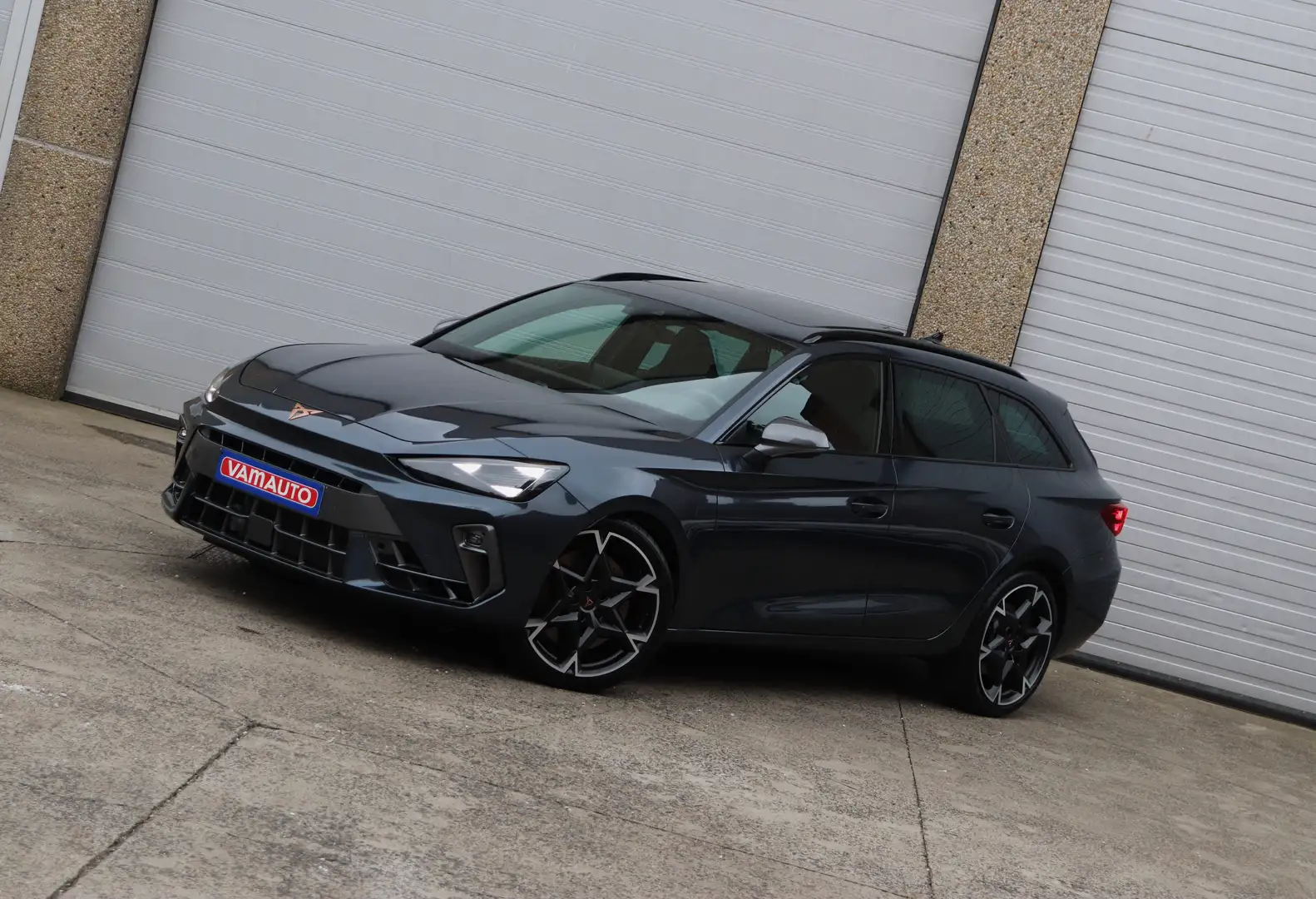 CUPRA Leon ST 2.0 TSI 4Drive VZ DSG - Pano/Memory/SENNHEISER Gris - 1