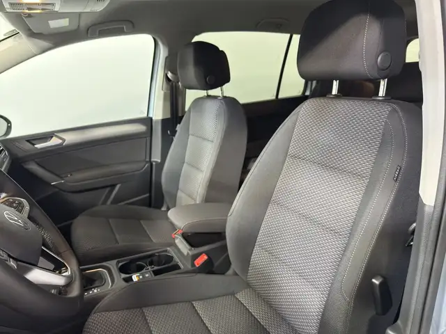Volkswagen Touran view 13